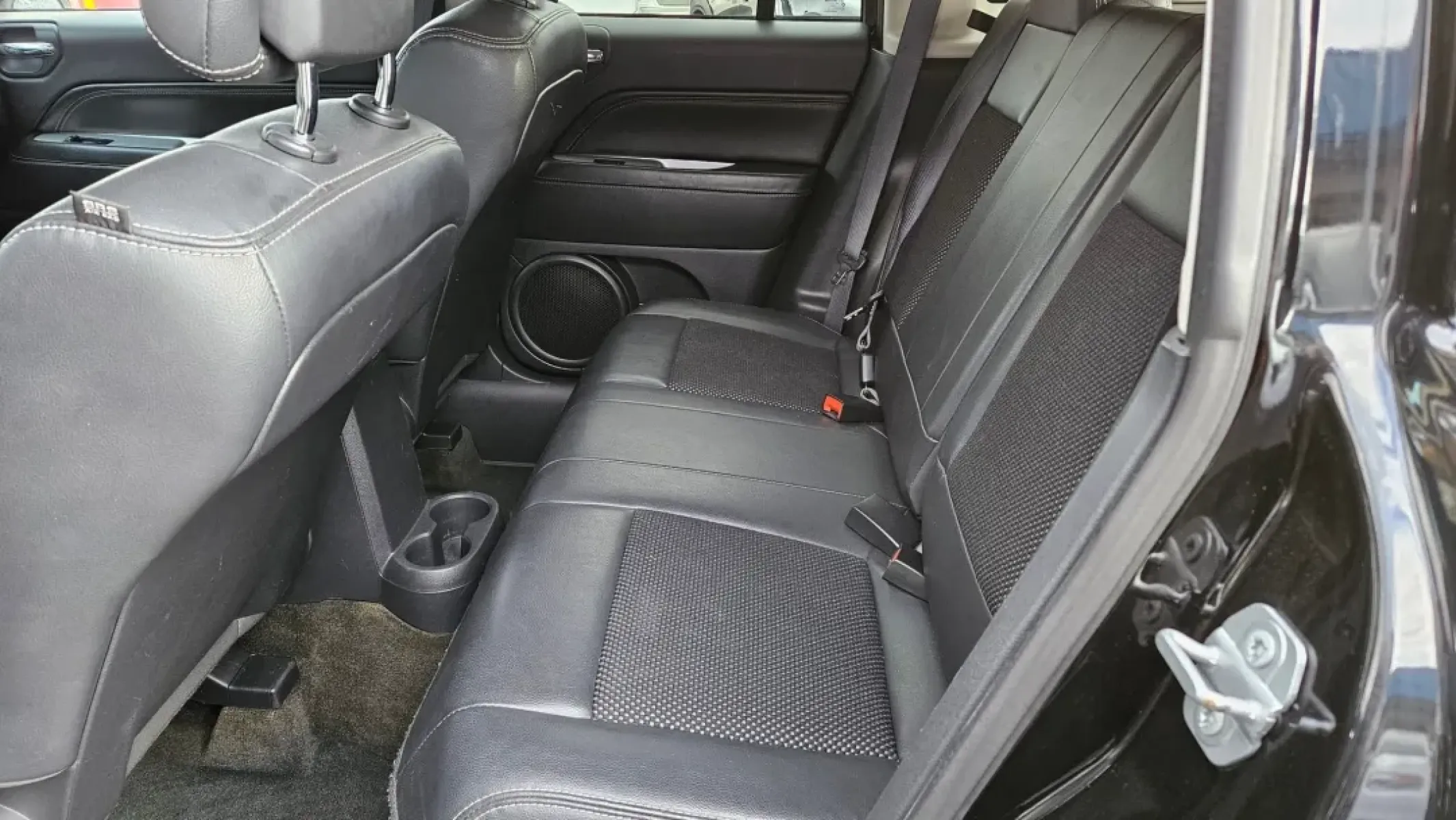 2016 BLACK Jeep Compass (1C4NJDEB6GD) with an Other engine, located at 5744 Central Avenue, Toledo, OH, 43615, (419) 724-0130, 41.676781, -83.682137 - **Adventure Awaits: 2016 Jeep Compass Your Perfect Companion for Life's Journeys**<br /> <br /> Are you ready to elevate your lifestyle with a vehicle that can handle everything from daily commutes to weekend getaways? Look no further than this versatile 2016 Jeep Compass, designed for those who cr - Photo#5