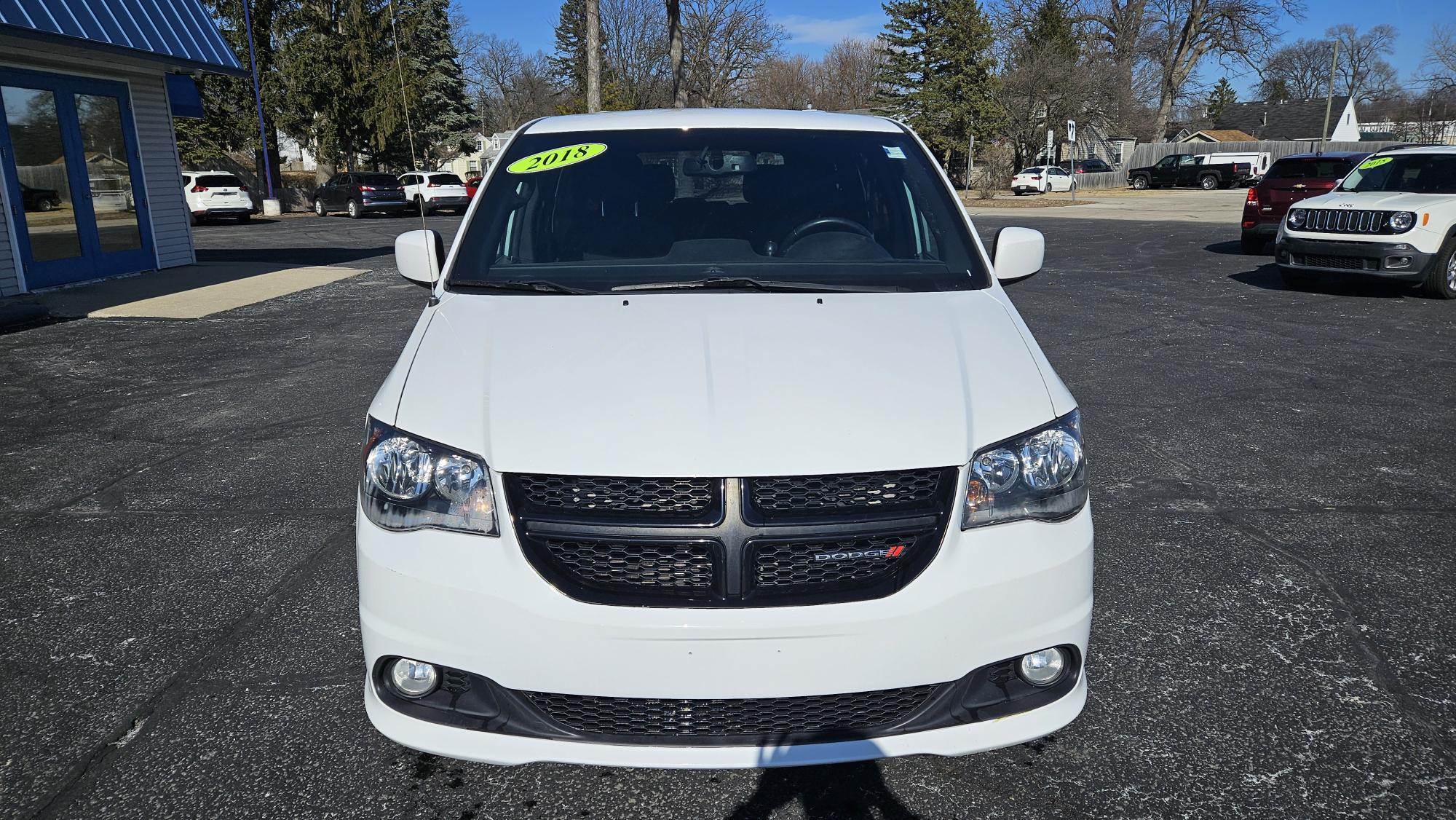 photo of 2018 DODGE GRAND CARAVAN SE