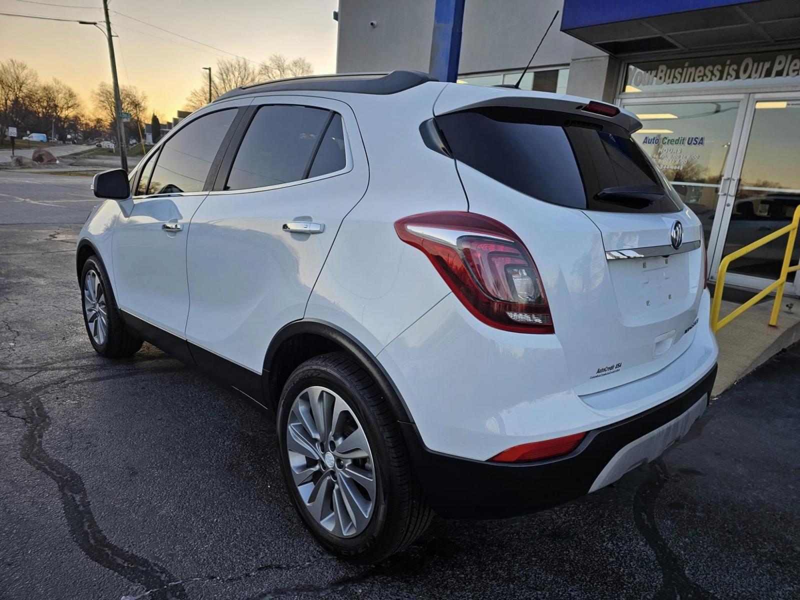 2019 WHITE /BROWN Buick ENCORE Preferred FWD (KL4CJASB1KB) with an 1.4L L4 DOHC 16V TURBO engine, 6A transmission, located at 5744 Central Avenue, Toledo, OH, 43615, (419) 724-0130, 41.676781, -83.682137 - 2019 Buick ENCORE Preferred FWD - Photo#3