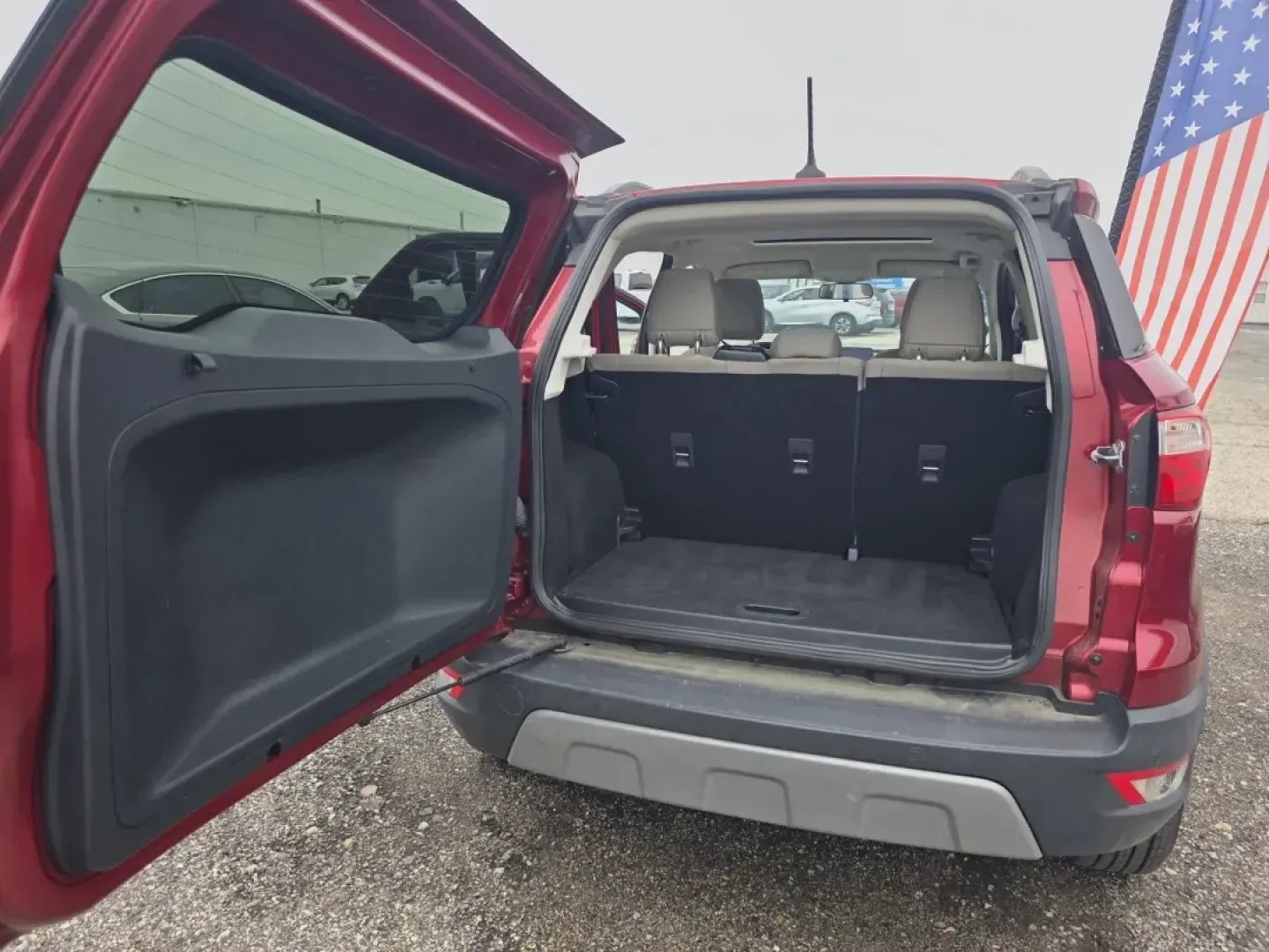 2019 RED Ford ECOSPORT SE (MAJ3S2GEXKC) with an Other engine, located at 15 Petro Dr, Warsaw, IN, 46582, (574) 306-0055, 41.273563, -85.857544 - Are you ready to elevate your daily commute or embark on exciting weekend adventures? Look no further than this stunning 2019 Ford EcoSport SE, available now at Auto Credit in Warsaw, Indiana. With its compact design and versatile capability, this wagon is perfect for budget-conscious buyers and fam - Photo#9