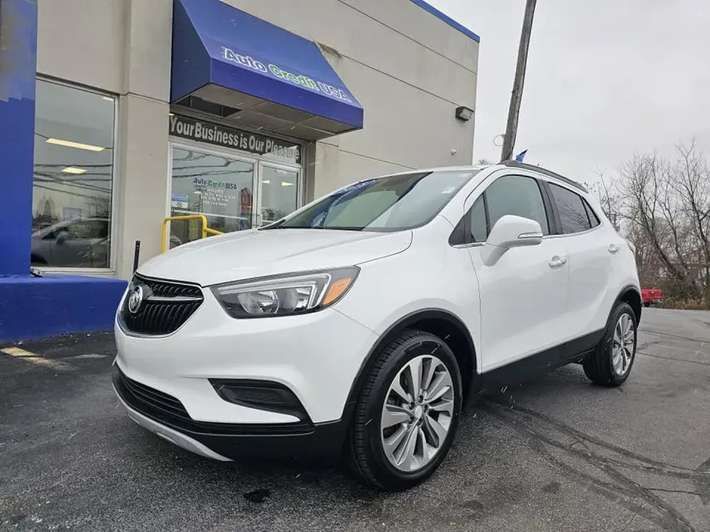 2018 WHITE /BLACK Buick ENCORE Preferred FWD (KL4CJASB9JB) with an 1.4L L4 DOHC 16V TURBO engine, 6A transmission, located at 502 South Main Street, Columbia City, IN, 46725, (260) 244-4645, 41.151382, -85.490578 - 2018 Buick ENCORE Preferred FWD - Photo#0