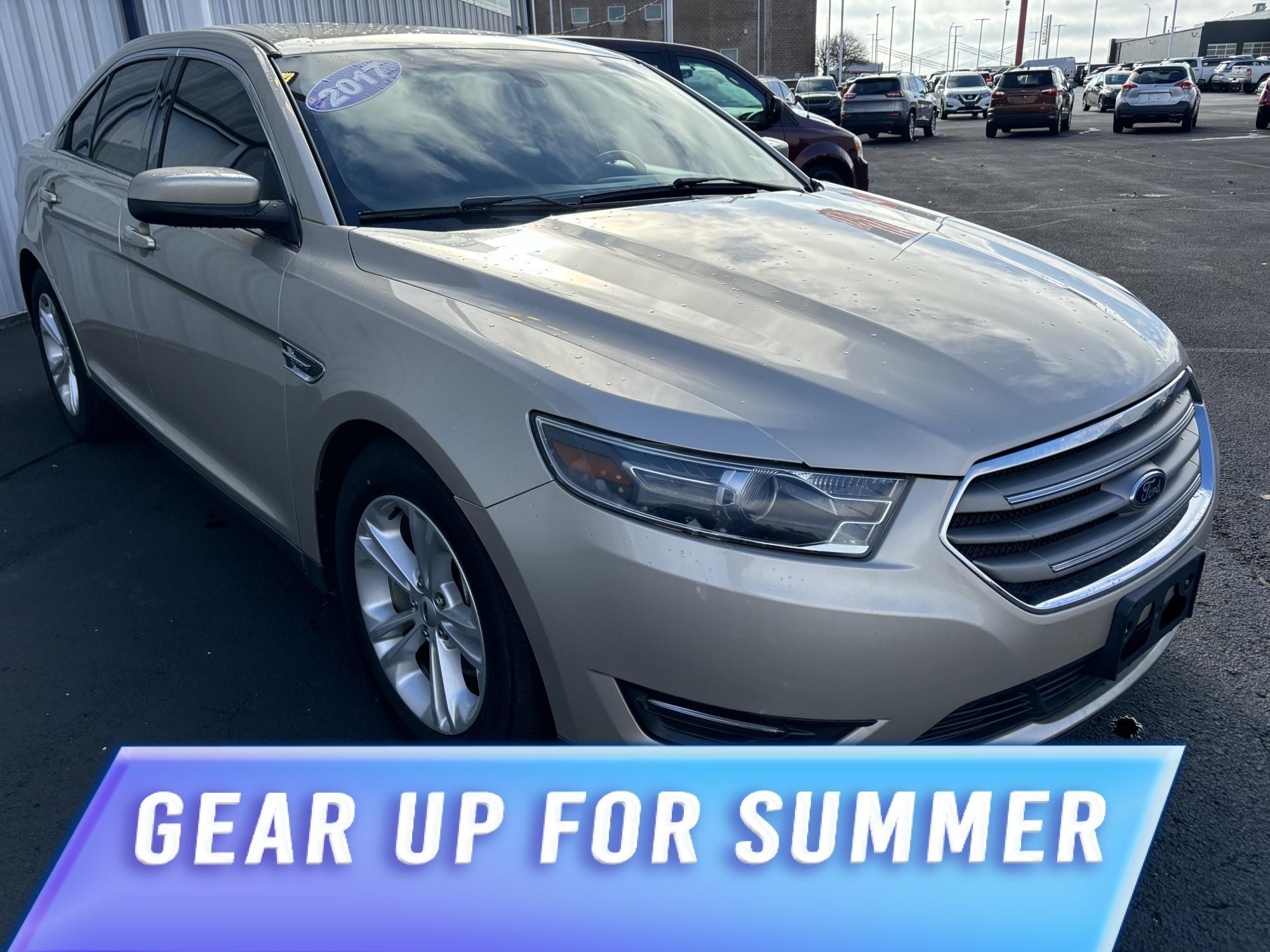 photo of 2017 Ford Taurus SEL FWD