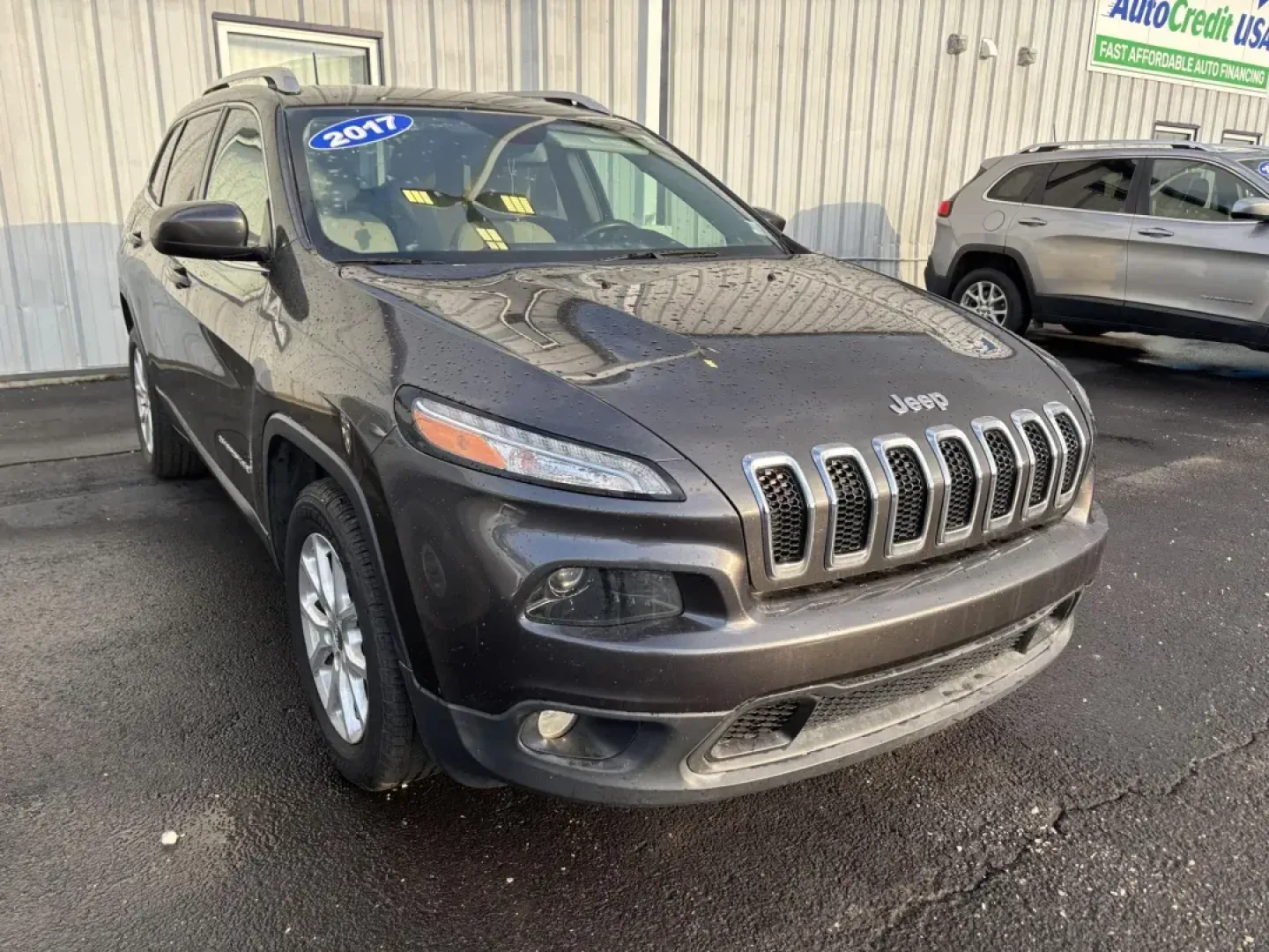 2017 GRAY Jeep CHEROKEE LATITUDE (1C4PJLCB4HW) with an Other engine, located at 100 West Coliseum Boulevard, Fort Wayne, IN, 46805, (260) 471-0567, 41.119961, -85.140312 - 2017 Jeep CHEROKEE LATITUDE - Photo#0