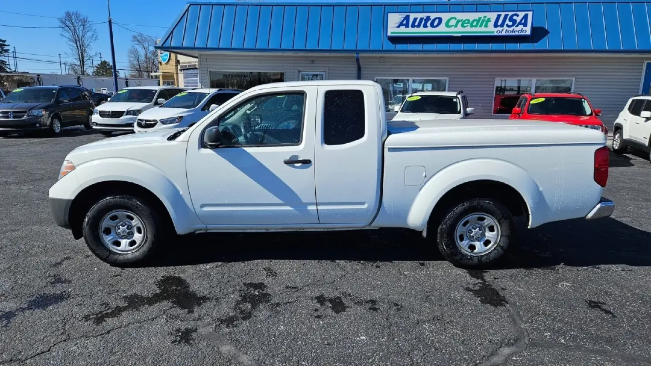 2016 Nissan Frontier (1N6BD0CTXGN) with an Other engine, located at 5744 Central Avenue, Toledo, OH, 43615, (419) 724-0130, 41.676781, -83.682137 - **Elevate Your Adventures with the 2016 Nissan Frontier S SV Perfect for Work and Play!**<br /> <br /> Are you in search of a reliable truck that fits seamlessly into your bustling lifestyle? Look no further than the 2016 Nissan Frontier S SV, now available at Auto Credit in Toledo, Ohio. This vers - Photo#1