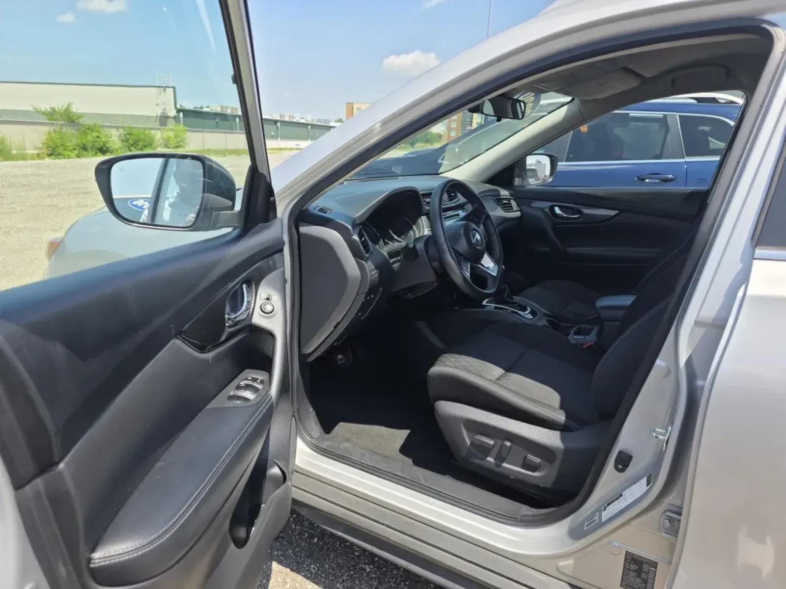 2020 Nissan Rogue (KNMAT2MT9LP) with an Other engine, located at 15 Petro Dr, Warsaw, IN, 46582, (574) 306-0055, 41.273563, -85.857544 - **Discover Your Next Adventure with the 2020 Nissan Rogue at Auto Credit in Warsaw, IN!**<br /> <br /> Are you ready to elevate your lifestyle with a versatile and reliable vehicle? The 2020 Nissan Rogue is here to make every drive a pleasure, whether you're tackling your daily commute, embarking on - Photo#2