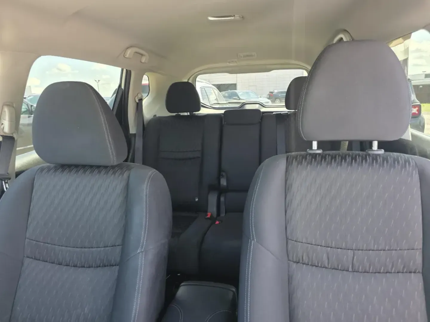 2020 Nissan Rogue (KNMAT2MT9LP) with an Other engine, located at 15 Petro Dr, Warsaw, IN, 46582, (574) 306-0055, 41.273563, -85.857544 - **Discover Your Next Adventure with the 2020 Nissan Rogue at Auto Credit in Warsaw, IN!**<br /> <br /> Are you ready to elevate your lifestyle with a versatile and reliable vehicle? The 2020 Nissan Rogue is here to make every drive a pleasure, whether you're tackling your daily commute, embarking on - Photo#4