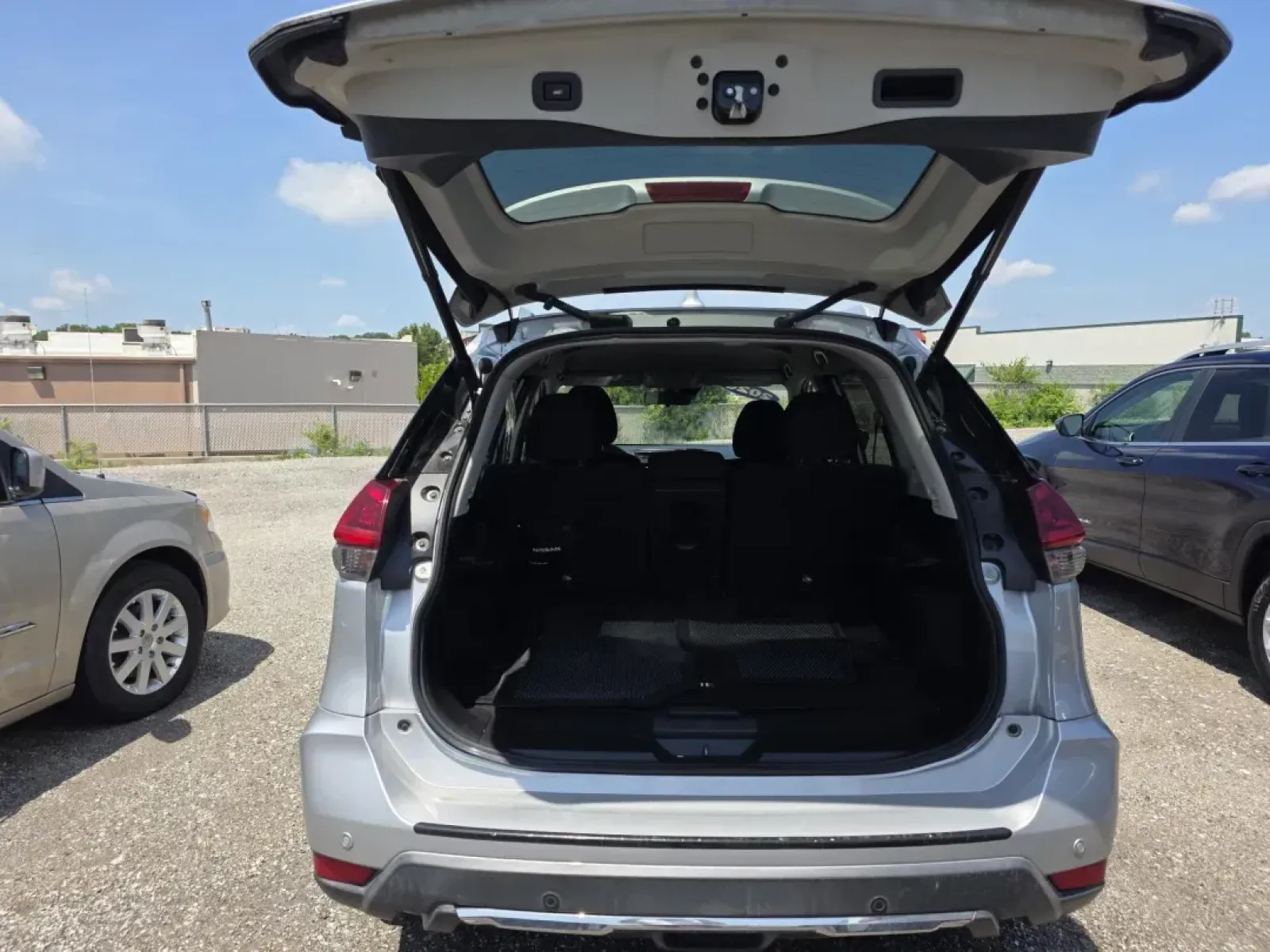 2020 Nissan Rogue (KNMAT2MT9LP) with an Other engine, located at 15 Petro Dr, Warsaw, IN, 46582, (574) 306-0055, 41.273563, -85.857544 - **Discover Your Next Adventure with the 2020 Nissan Rogue at Auto Credit in Warsaw, IN!**<br /> <br /> Are you ready to elevate your lifestyle with a versatile and reliable vehicle? The 2020 Nissan Rogue is here to make every drive a pleasure, whether you're tackling your daily commute, embarking on - Photo#6