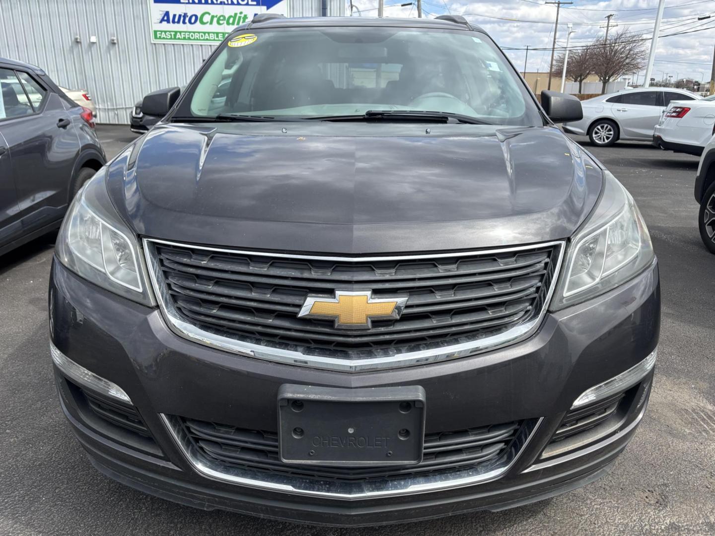 2015 GRAY Chevrolet TRAVERSE LS (1GNKVFED7FJ) with an Other engine, located at 100 West Coliseum Boulevard, Fort Wayne, IN, 46805, (260) 471-0567, 41.119961, -85.140312 - 2015 Chevrolet TRAVERSE LS - Photo#2