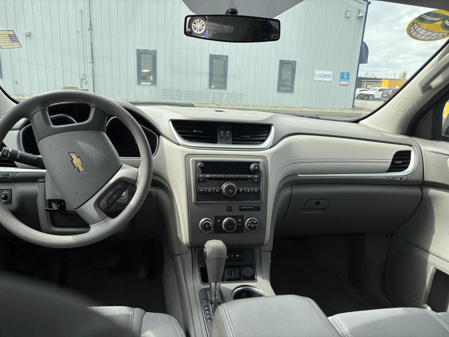 2015 GRAY Chevrolet TRAVERSE LS (1GNKVFED7FJ) with an Other engine, located at 100 West Coliseum Boulevard, Fort Wayne, IN, 46805, (260) 471-0567, 41.119961, -85.140312 - 2015 Chevrolet TRAVERSE LS - Photo#8