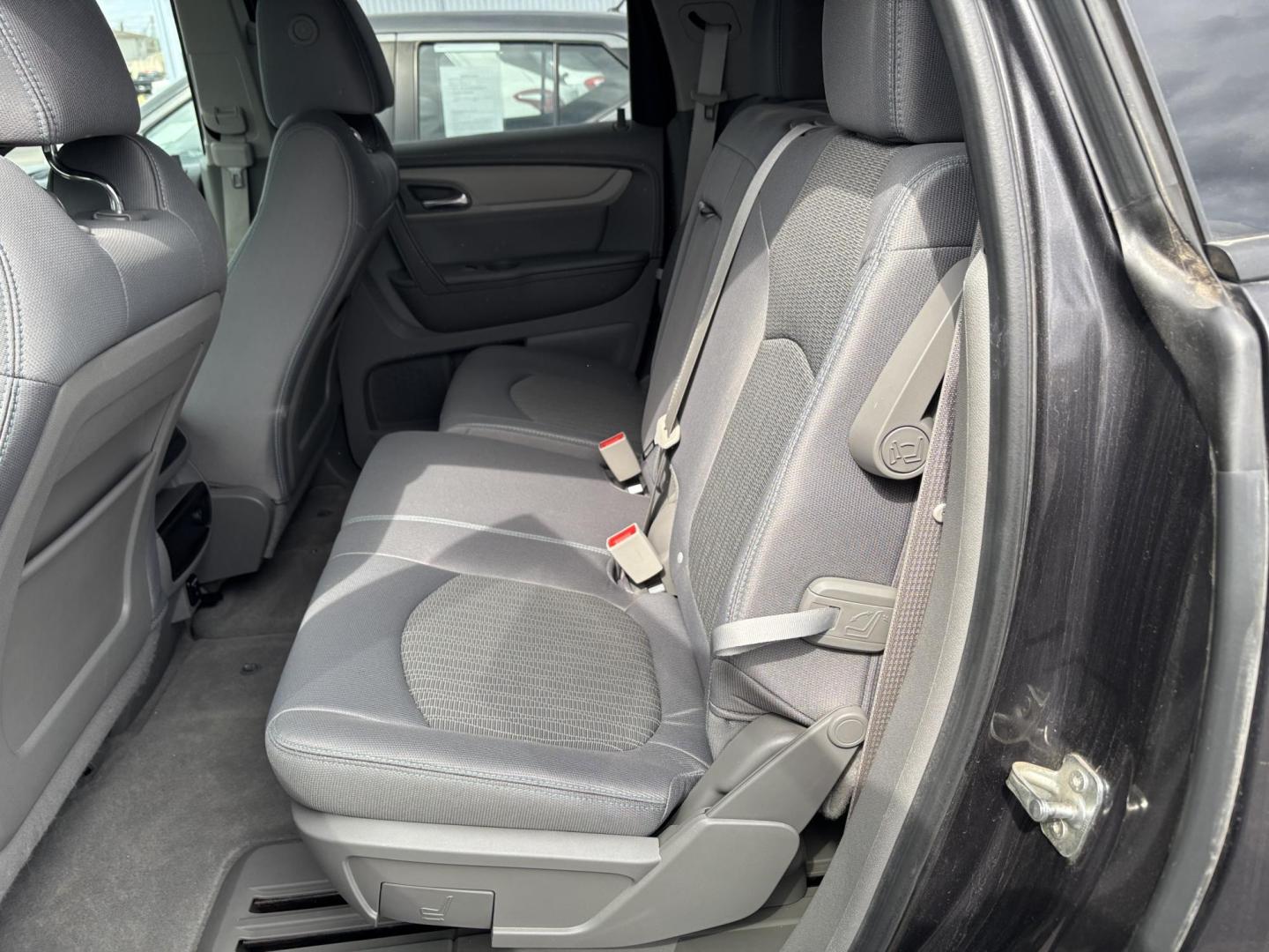 2015 GRAY Chevrolet TRAVERSE LS (1GNKVFED7FJ) with an Other engine, located at 100 West Coliseum Boulevard, Fort Wayne, IN, 46805, (260) 471-0567, 41.119961, -85.140312 - 2015 Chevrolet TRAVERSE LS - Photo#9