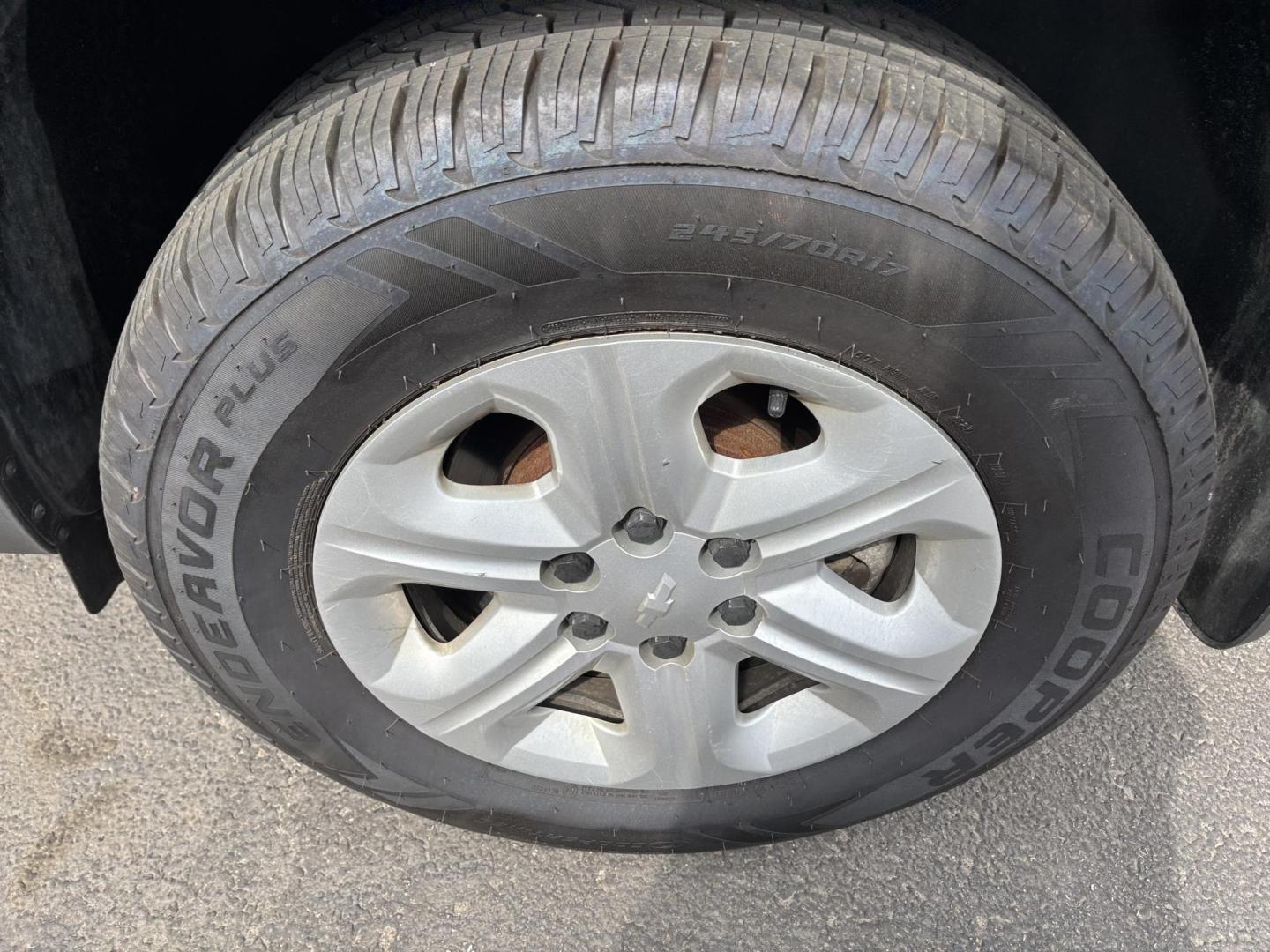 2015 GRAY Chevrolet TRAVERSE LS (1GNKVFED7FJ) with an Other engine, located at 100 West Coliseum Boulevard, Fort Wayne, IN, 46805, (260) 471-0567, 41.119961, -85.140312 - 2015 Chevrolet TRAVERSE LS - Photo#13