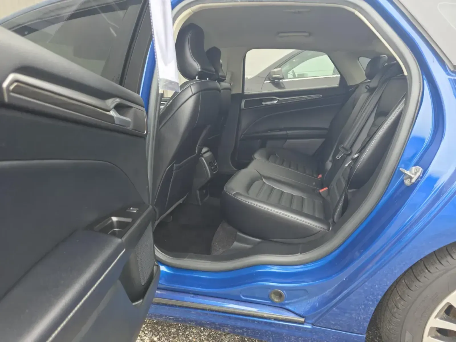 2017 Ford FUSION SE (3FA6P0H96HR) with an Other engine, located at 15 Petro Dr, Warsaw, IN, 46582, (574) 306-0055, 41.273563, -85.857544 - 2017 Ford FUSION SE - Photo#6