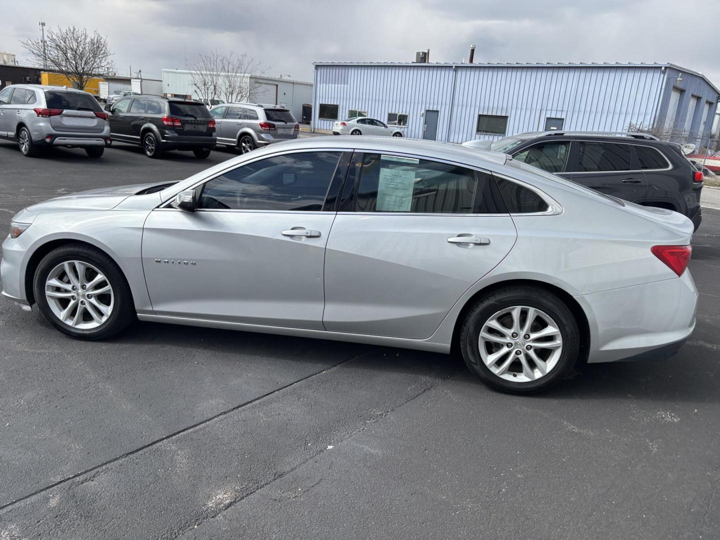 2018 SILVER Chevrolet MALIBU LT (2FL) (1G1ZD5STXJF) with an Other engine, located at 100 West Coliseum Boulevard, Fort Wayne, IN, 46805, (260) 471-0567, 41.119961, -85.140312 - 2018 Chevrolet MALIBU LT (2FL) - Photo#6