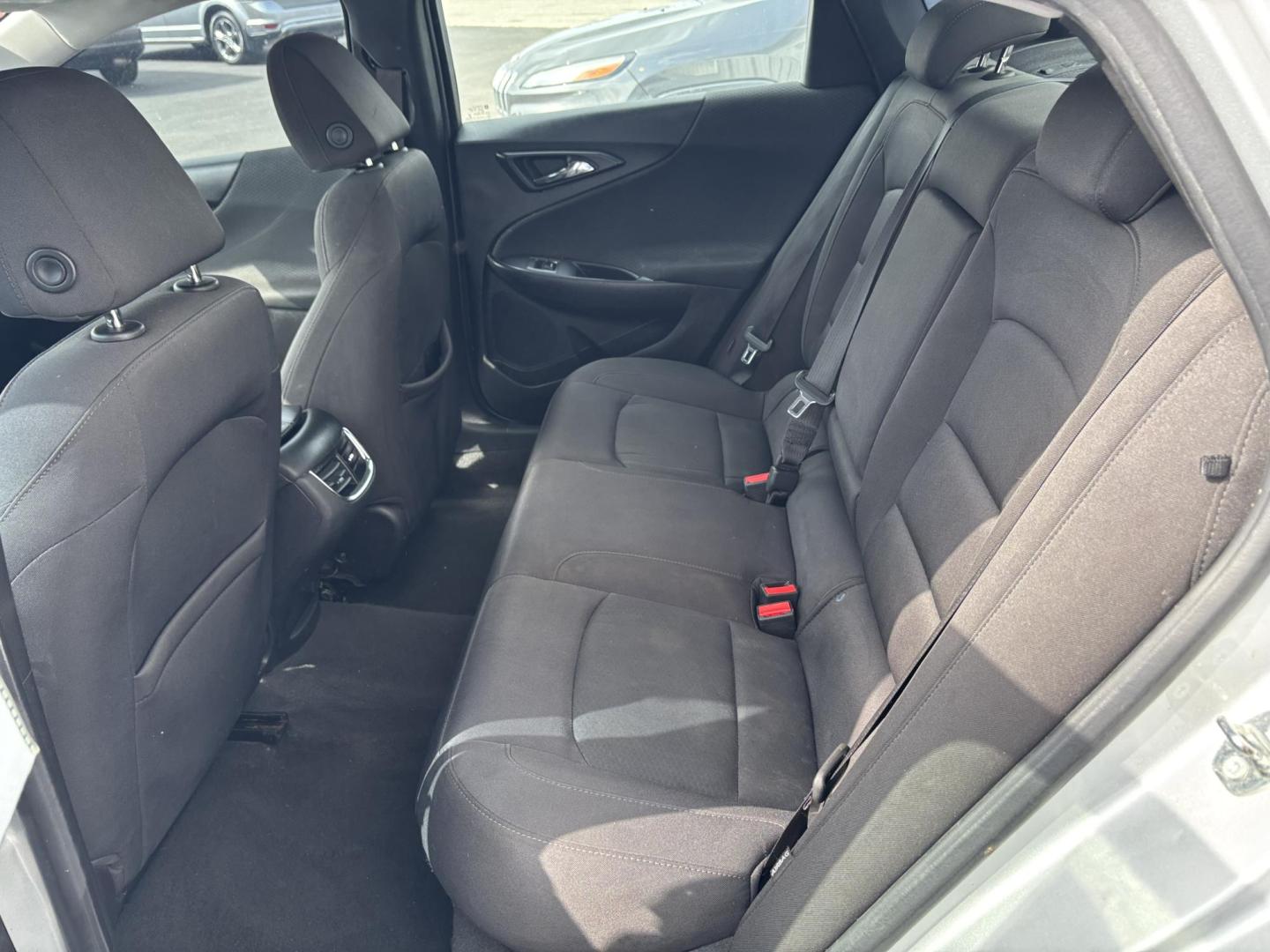 2018 SILVER Chevrolet MALIBU LT (2FL) (1G1ZD5STXJF) with an Other engine, located at 100 West Coliseum Boulevard, Fort Wayne, IN, 46805, (260) 471-0567, 41.119961, -85.140312 - 2018 Chevrolet MALIBU LT (2FL) - Photo#9