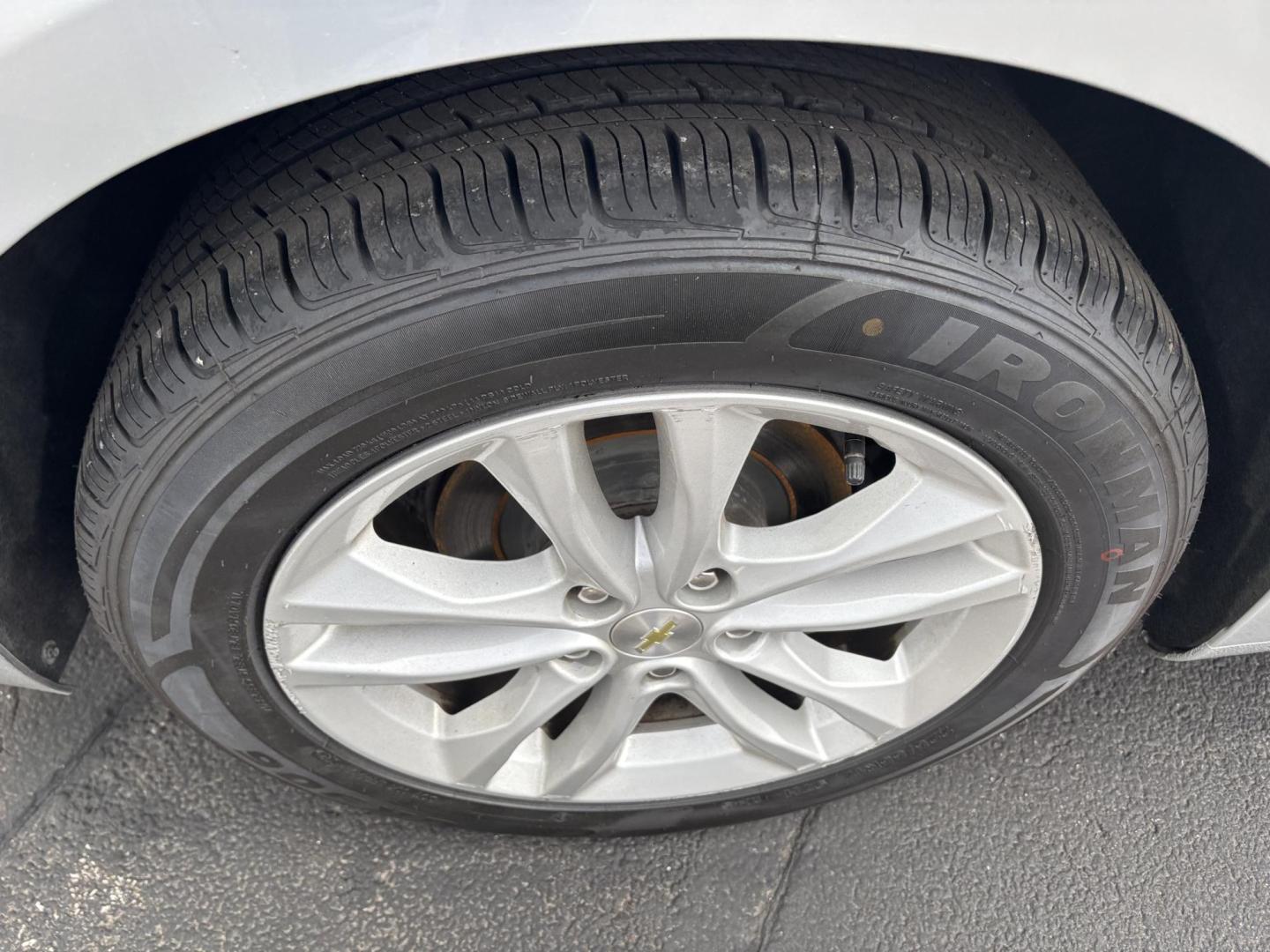 2018 SILVER Chevrolet MALIBU LT (2FL) (1G1ZD5STXJF) with an Other engine, located at 100 West Coliseum Boulevard, Fort Wayne, IN, 46805, (260) 471-0567, 41.119961, -85.140312 - 2018 Chevrolet MALIBU LT (2FL) - Photo#11