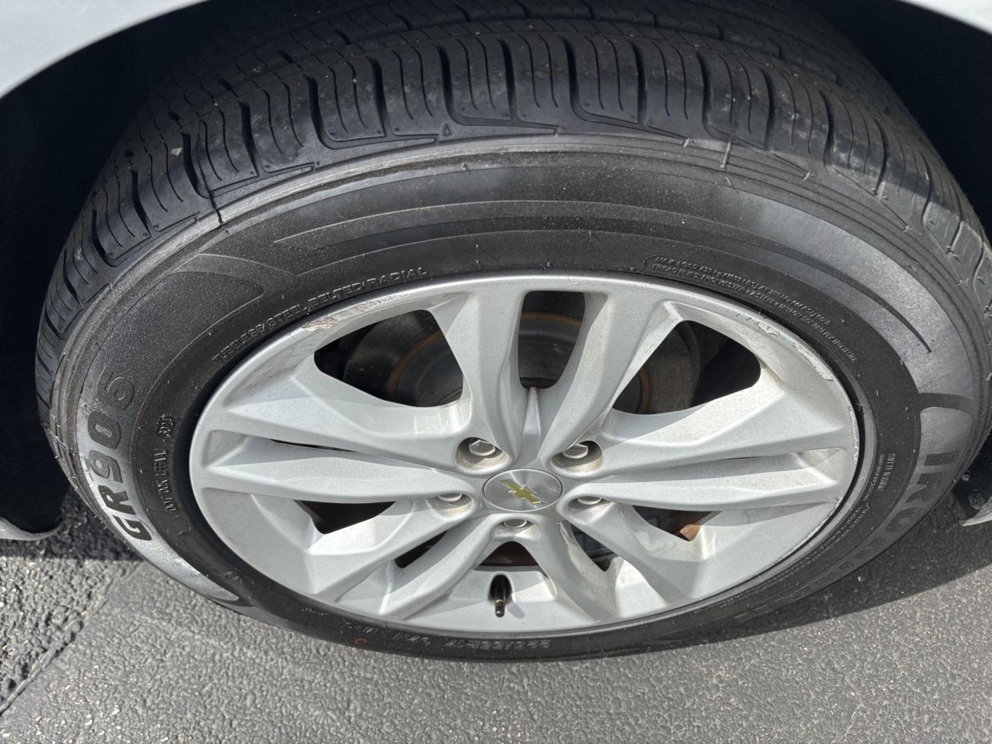 2018 SILVER Chevrolet MALIBU LT (2FL) (1G1ZD5STXJF) with an Other engine, located at 100 West Coliseum Boulevard, Fort Wayne, IN, 46805, (260) 471-0567, 41.119961, -85.140312 - 2018 Chevrolet MALIBU LT (2FL) - Photo#12