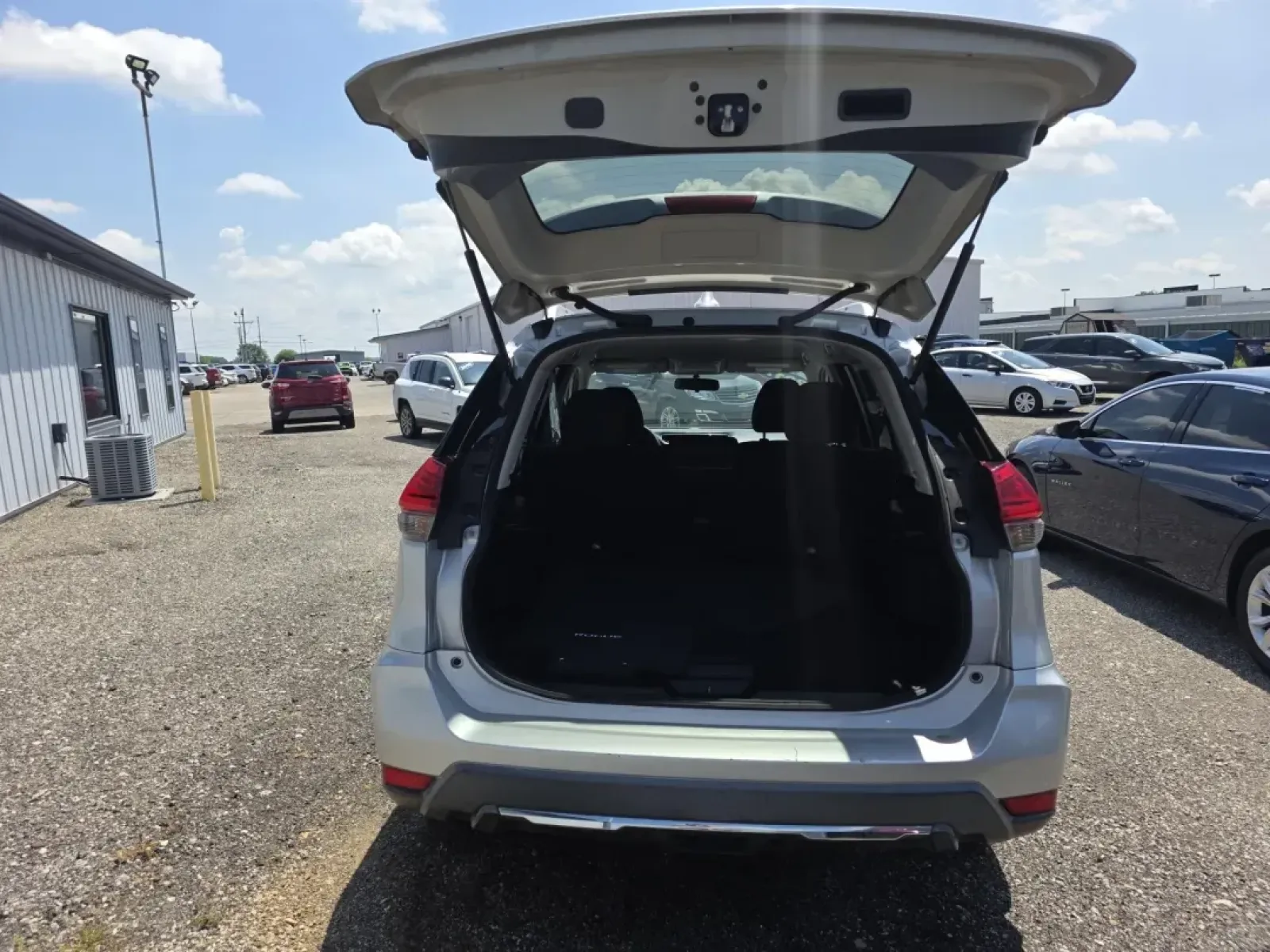 2017 Nissan Rogue (KNMAT2MV6HP) with an Other engine, located at 15 Petro Dr, Warsaw, IN, 46582, (574) 306-0055, 41.273563, -85.857544 - Are you ready to elevate your daily commute and weekend adventures? Discover the perfect blend of style, comfort, and reliability with this 2017 Nissan Rogue, now available at Auto Credit in Warsaw, Indiana. This versatile 4-door wagon is designed for modern lifestyles, making it an ideal choice for - Photo#6