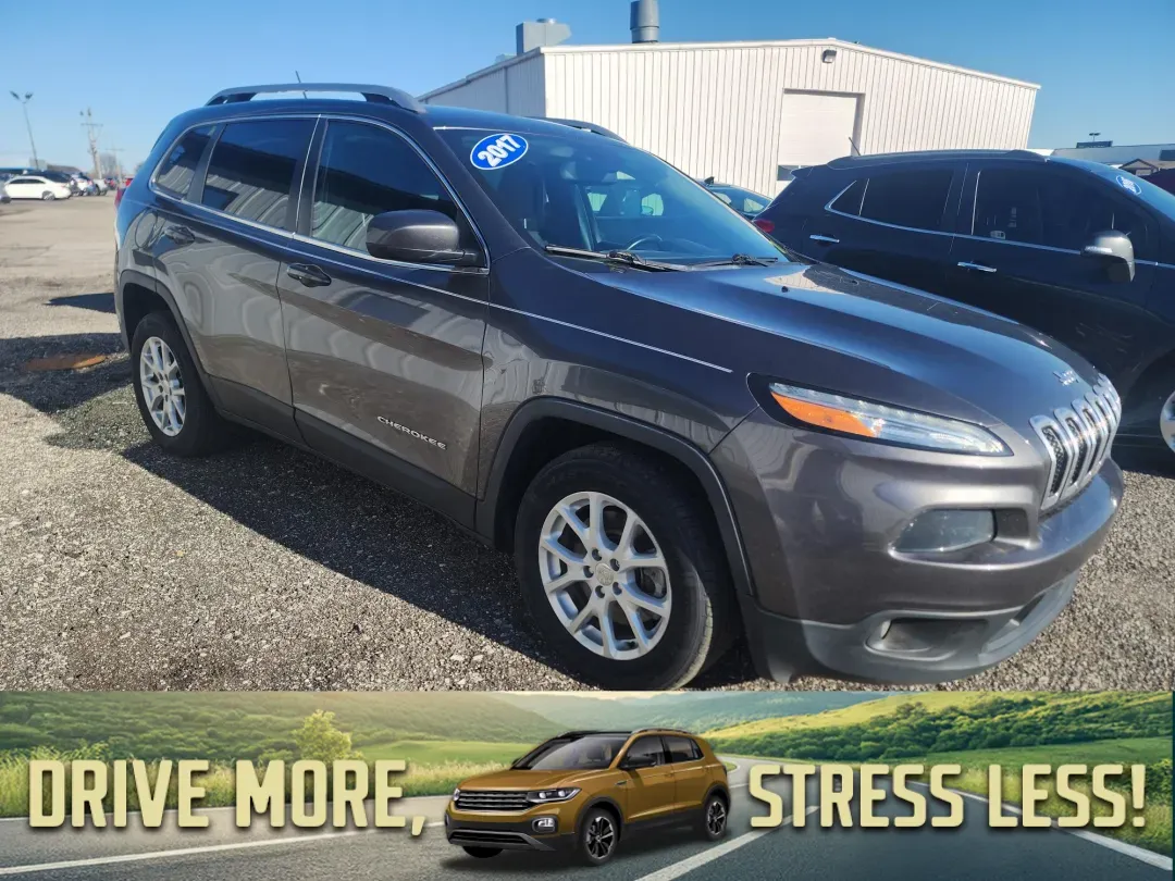 photo of 2017 Jeep CHEROKEE LATITUDE 