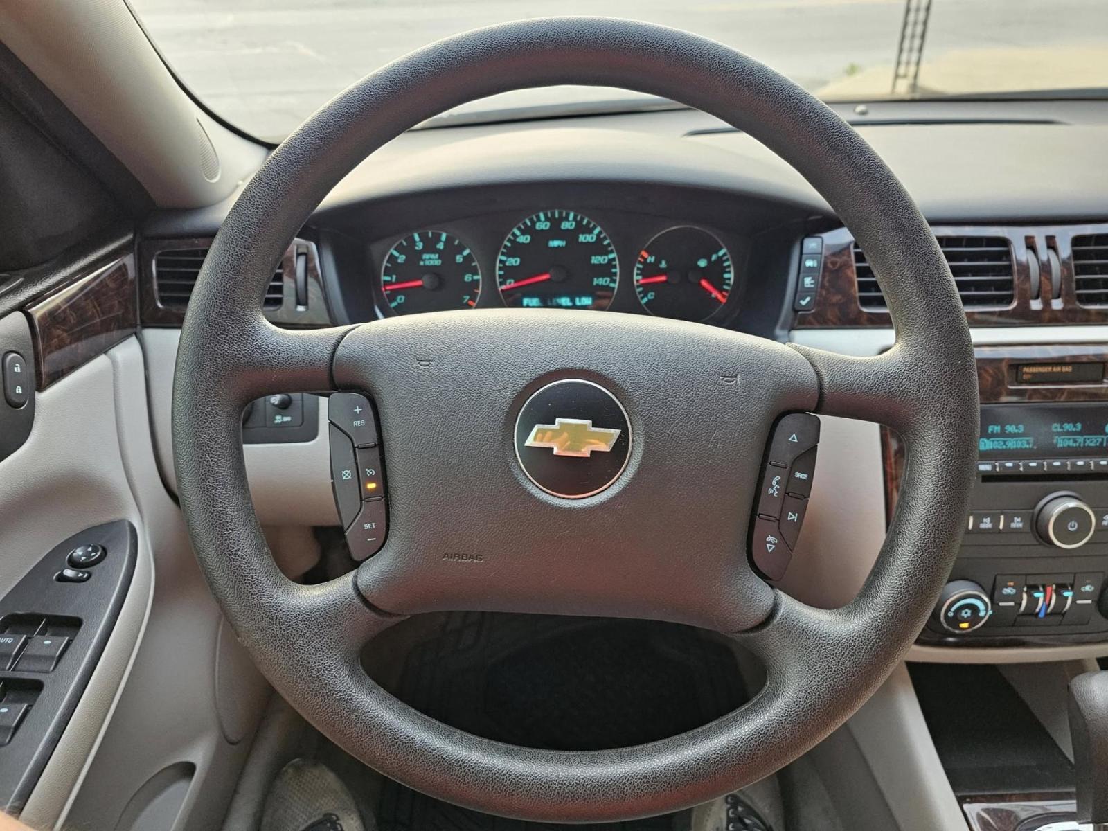 2016 SILVER Chevrolet IMPALA LIMITED LT (2G1WB5E30G1) with an Other engine, located at 502 South Main Street, Columbia City, IN, 46725, (260) 244-4645, 41.151382, -85.490578 - 2016 Chevrolet IMPALA LIMITED LT - Photo#6
