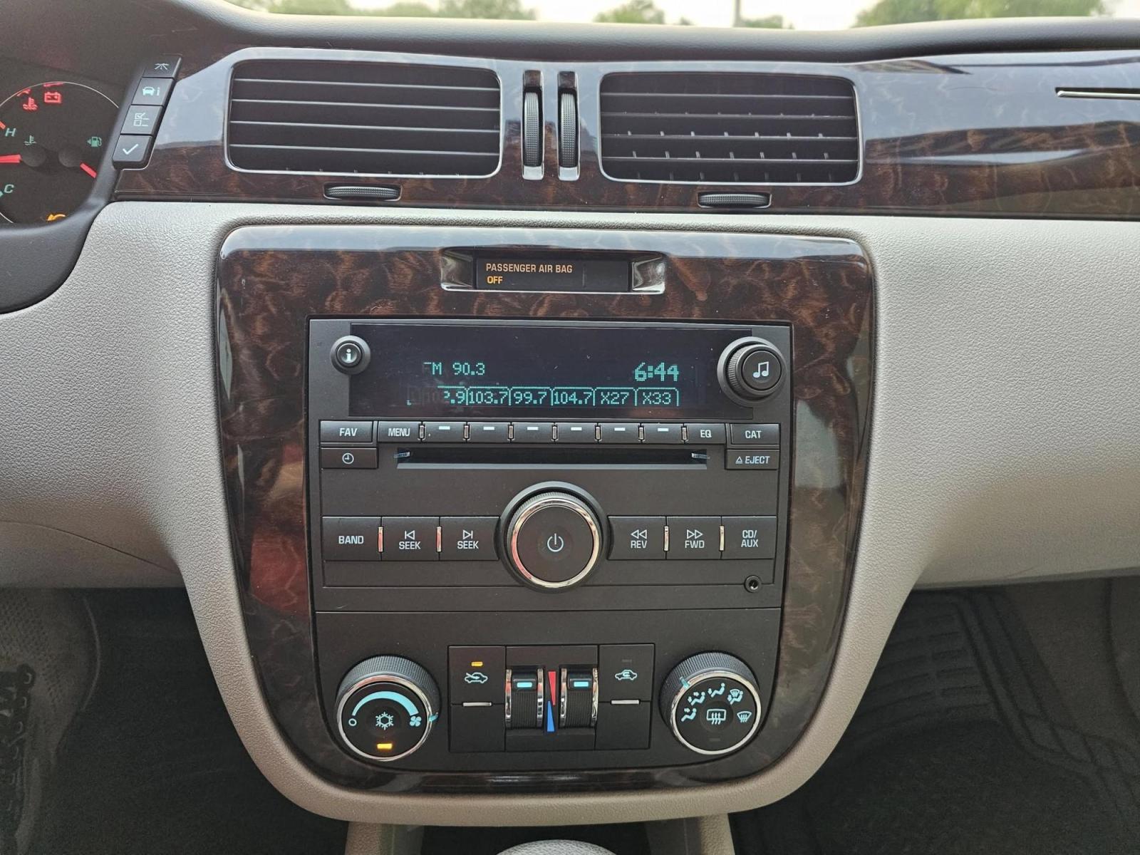 2016 SILVER Chevrolet IMPALA LIMITED LT (2G1WB5E30G1) with an Other engine, located at 502 South Main Street, Columbia City, IN, 46725, (260) 244-4645, 41.151382, -85.490578 - 2016 Chevrolet IMPALA LIMITED LT - Photo#7