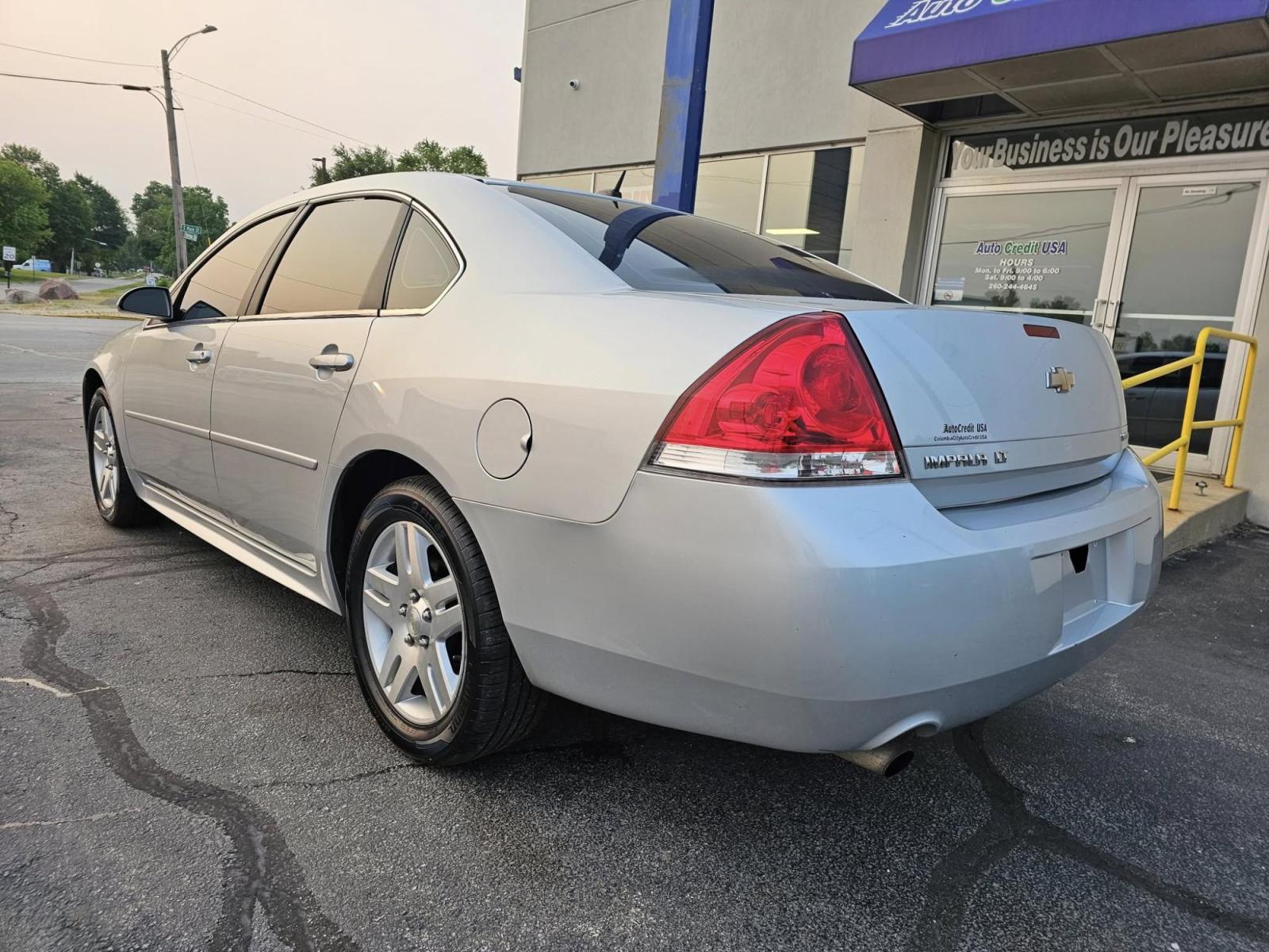 2016 SILVER Chevrolet IMPALA LIMITED LT (2G1WB5E30G1) with an Other engine, located at 502 South Main Street, Columbia City, IN, 46725, (260) 244-4645, 41.151382, -85.490578 - 2016 Chevrolet IMPALA LIMITED LT - Photo#3