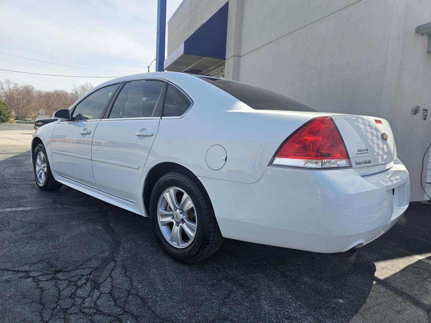 2016 WHITE Chevrolet IMPALA LIMITED LS (2G1WA5E36G1) with an Other engine, located at 502 South Main Street, Columbia City, IN, 46725, (260) 244-4645, 41.151382, -85.490578 - 2016 Chevrolet IMPALA LIMITED LS - Photo#3