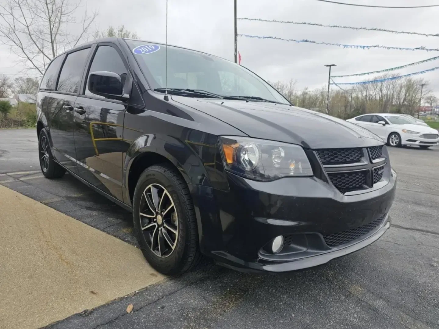 2019 Dodge Grand Caravan (2C4RDGBG5KR) with an Other engine, located at 502 South Main Street, Columbia City, IN, 46725, (260) 244-4645, 41.151382, -85.490578 - **Discover Freedom and Family Adventures with the 2019 Dodge Grand Caravan SE!**<br /> <br /> Are you searching for the perfect vehicle to enhance your family adventures or daily commutes around Columbia City? Look no further than the versatile and spacious 2019 Dodge Grand Caravan SE. This van is d - Photo#1