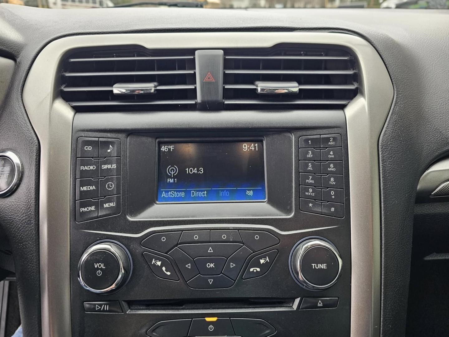 2018 WHITE Ford FUSION SE (3FA6P0H75JR) with an Other engine, located at 502 South Main Street, Columbia City, IN, 46725, (260) 244-4645, 41.151382, -85.490578 - 2018 Ford FUSION SE - Photo#6
