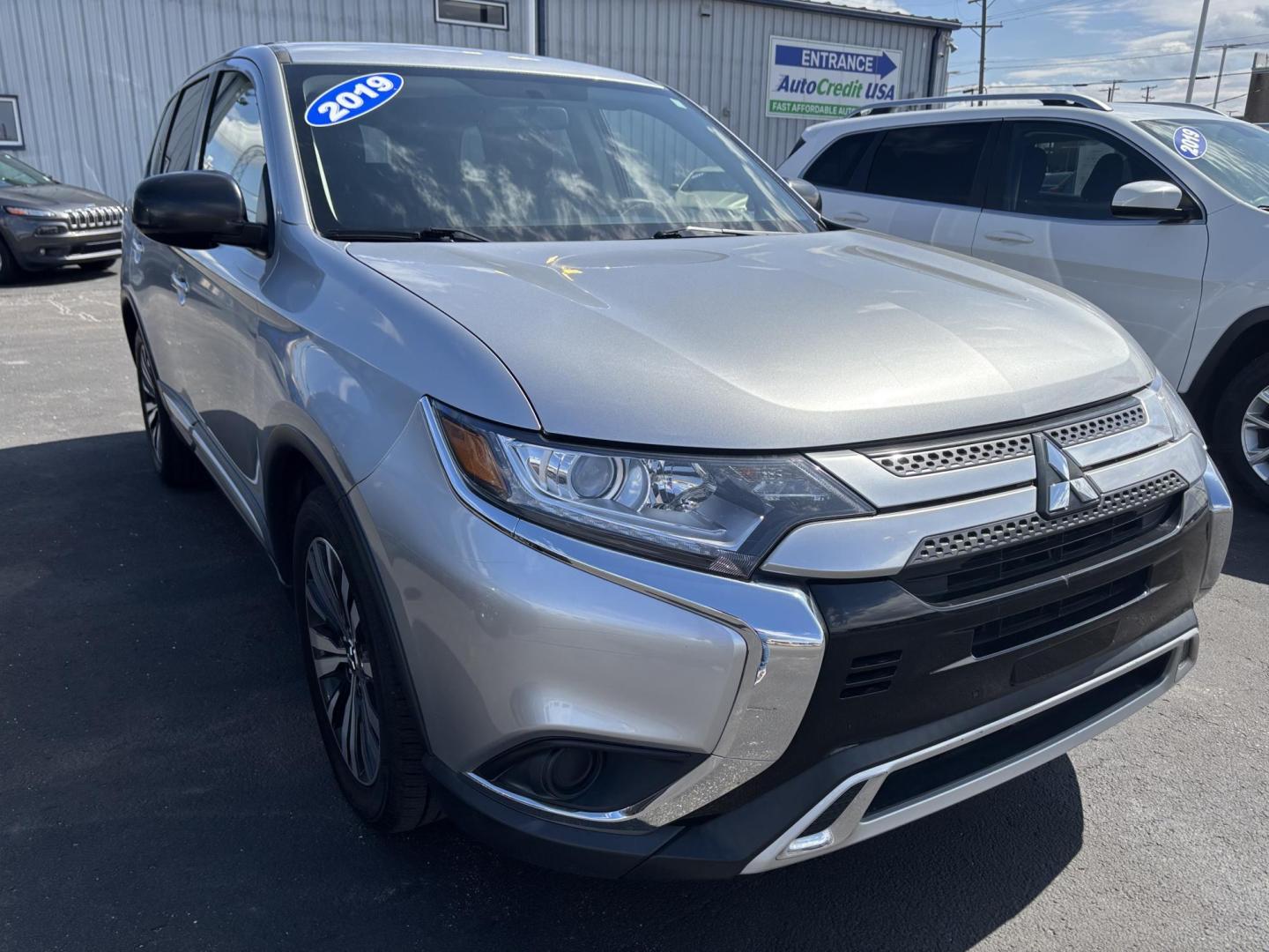2019 SILVER Mitsubishi OUTLANDER ES (JA4AD2A33KJ) with an Other engine, located at 100 West Coliseum Boulevard, Fort Wayne, IN, 46805, (260) 471-0567, 41.119961, -85.140312 - **Embrace Adventure with the 2019 Mitsubishi Outlander ES A Perfect Fit for Your Lifestyle!**<br /> <br /> Are you searching for a versatile and reliable vehicle that can handle everything from family outings to weekend adventures? Look no further! Introducing the 2019 Mitsubishi Outlander ES, a sp - Photo#0