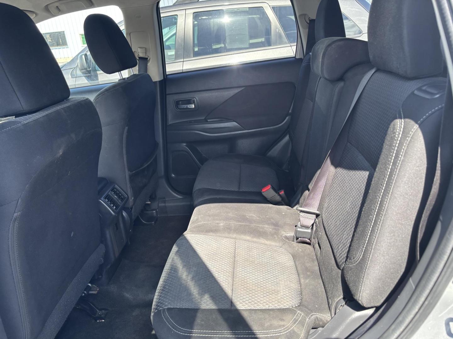 2019 SILVER Mitsubishi OUTLANDER ES (JA4AD2A33KJ) with an Other engine, located at 100 West Coliseum Boulevard, Fort Wayne, IN, 46805, (260) 471-0567, 41.119961, -85.140312 - **Embrace Adventure with the 2019 Mitsubishi Outlander ES A Perfect Fit for Your Lifestyle!**<br /> <br /> Are you searching for a versatile and reliable vehicle that can handle everything from family outings to weekend adventures? Look no further! Introducing the 2019 Mitsubishi Outlander ES, a sp - Photo#6