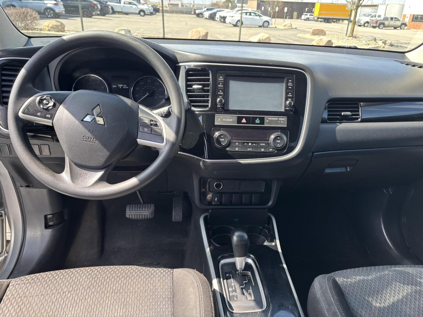 2019 SILVER Mitsubishi OUTLANDER ES (JA4AD2A33KJ) with an Other engine, located at 100 West Coliseum Boulevard, Fort Wayne, IN, 46805, (260) 471-0567, 41.119961, -85.140312 - **Embrace Adventure with the 2019 Mitsubishi Outlander ES A Perfect Fit for Your Lifestyle!**<br /> <br /> Are you searching for a versatile and reliable vehicle that can handle everything from family outings to weekend adventures? Look no further! Introducing the 2019 Mitsubishi Outlander ES, a sp - Photo#5