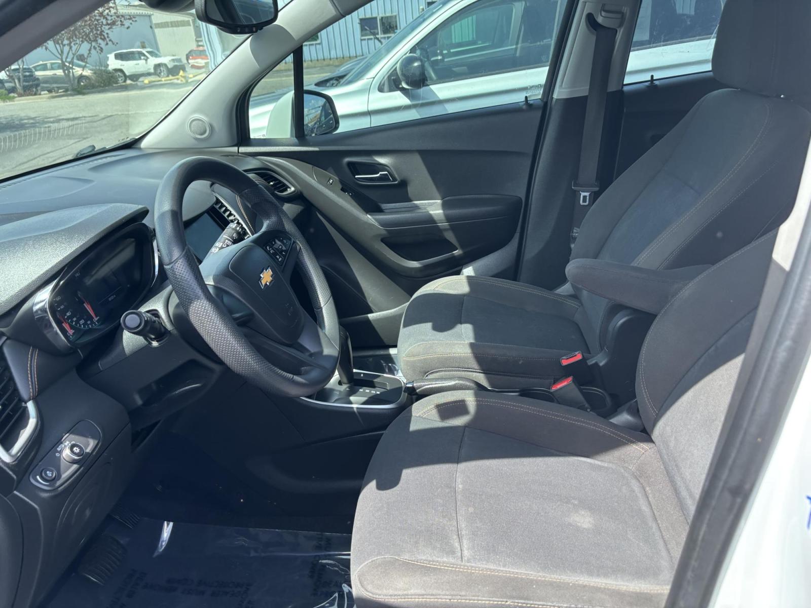 2020 Chevrolet TRAX LS (KL7CJKSB0LB) with an Other engine, located at 100 West Coliseum Boulevard, Fort Wayne, IN, 46805, (260) 471-0567, 41.119961, -85.140312 - 2020 Chevrolet TRAX LS - Photo#4