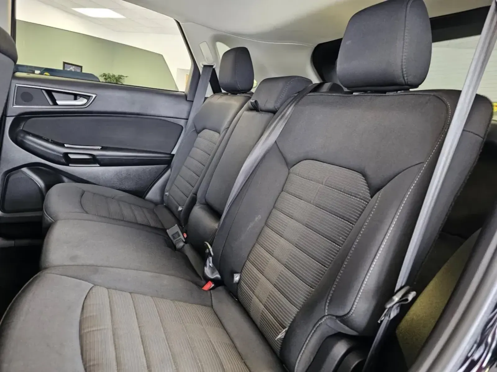 2016 BLACK /Black Ford Edge SEL AWD (2FMPK4J99GB) with an 2.0L L4 DOHC 16V engine, 6A transmission, located at 502 South Main Street, Columbia City, IN, 46725, (260) 244-4645, 41.151382, -85.490578 - 2016 Ford Edge SEL AWD - Photo#5