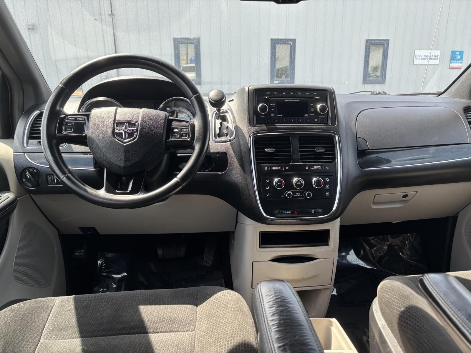 2016 Dodge GRAND CARAVAN SE (2C4RDGBG6GR) with an Other engine, located at 100 West Coliseum Boulevard, Fort Wayne, IN, 46805, (260) 471-0567, 41.119961, -85.140312 - 2016 Dodge GRAND CARAVAN SE - Photo#4