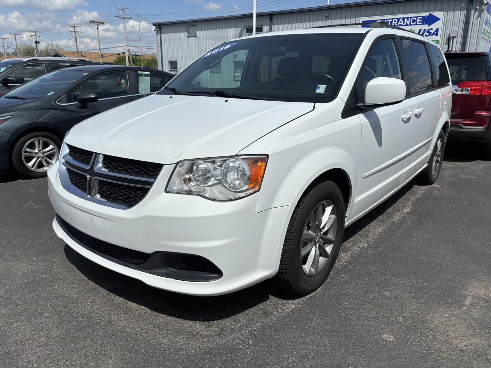 2016 Dodge GRAND CARAVAN SE (2C4RDGBG6GR) with an Other engine, located at 100 West Coliseum Boulevard, Fort Wayne, IN, 46805, (260) 471-0567, 41.119961, -85.140312 - 2016 Dodge GRAND CARAVAN SE - Photo#1