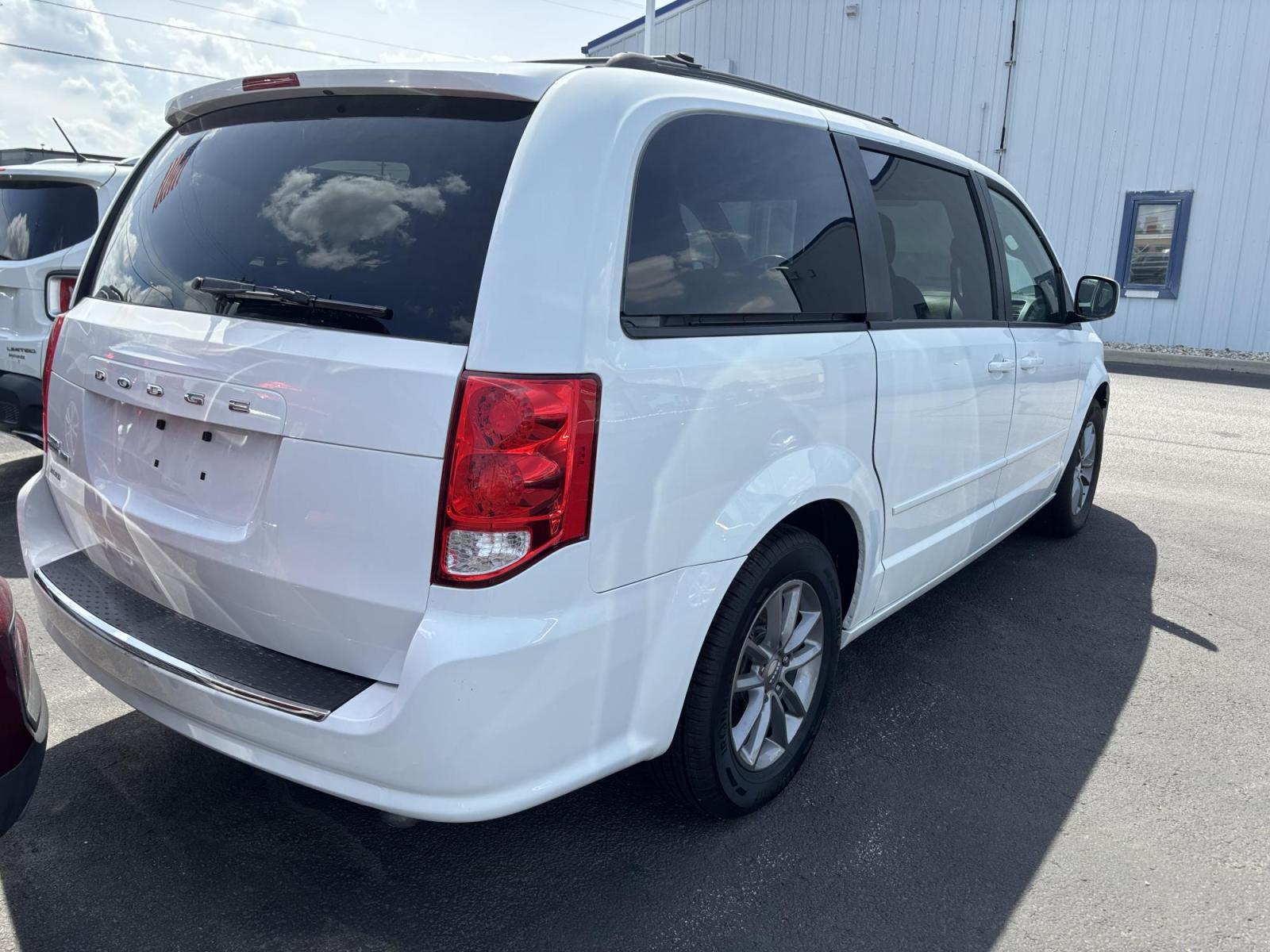 2016 Dodge GRAND CARAVAN SE (2C4RDGBG6GR) with an Other engine, located at 100 West Coliseum Boulevard, Fort Wayne, IN, 46805, (260) 471-0567, 41.119961, -85.140312 - 2016 Dodge GRAND CARAVAN SE - Photo#3