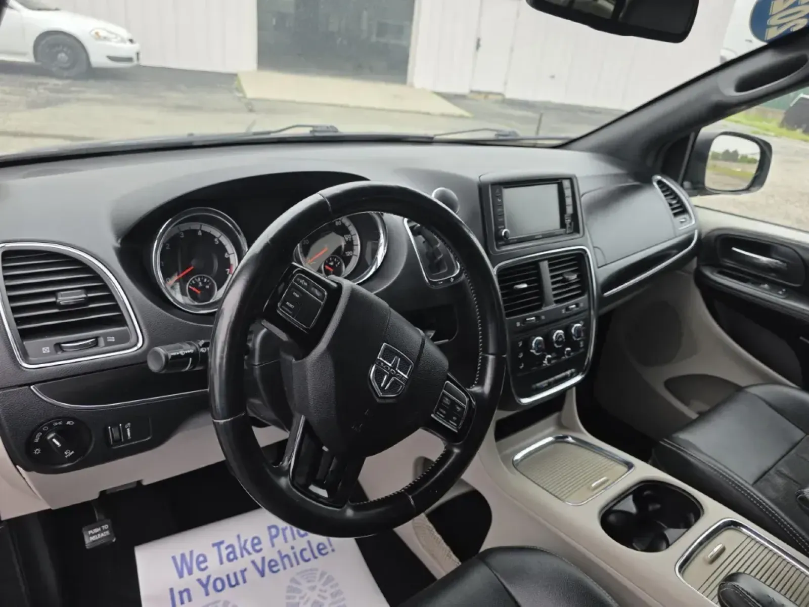 2020 Dodge GRAND CARAVAN SXT (2C4RDGCG2LR) with an Other engine, located at 15 Petro Dr, Warsaw, IN, 46582, (574) 306-0055, 41.273563, -85.857544 - 2020 Dodge GRAND CARAVAN SXT - Photo#4