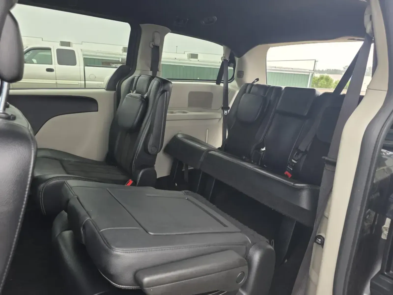 2020 Dodge GRAND CARAVAN SXT (2C4RDGCG2LR) with an Other engine, located at 15 Petro Dr, Warsaw, IN, 46582, (574) 306-0055, 41.273563, -85.857544 - 2020 Dodge GRAND CARAVAN SXT - Photo#7
