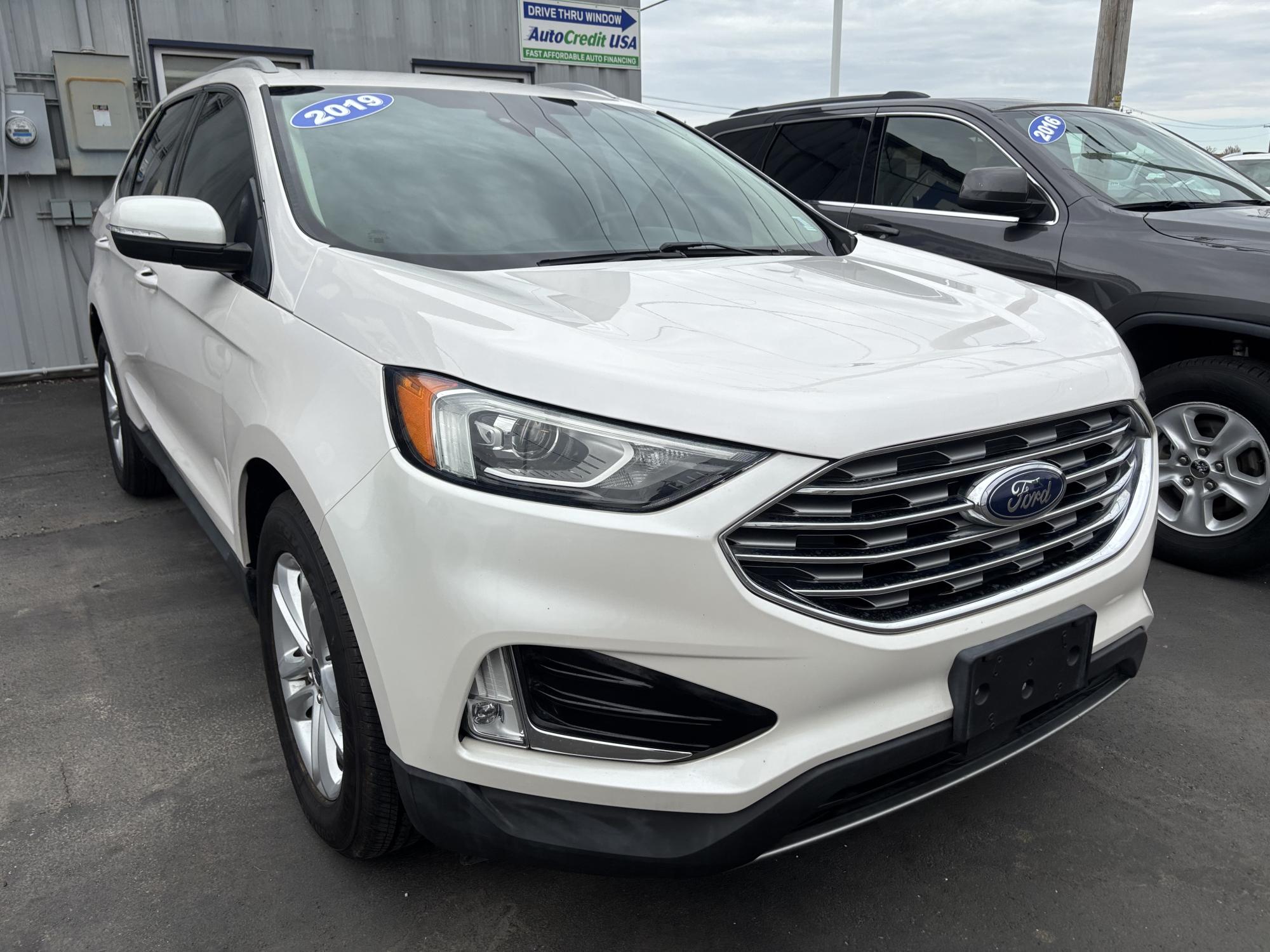 photo of 2019 Ford EDGE SEL 