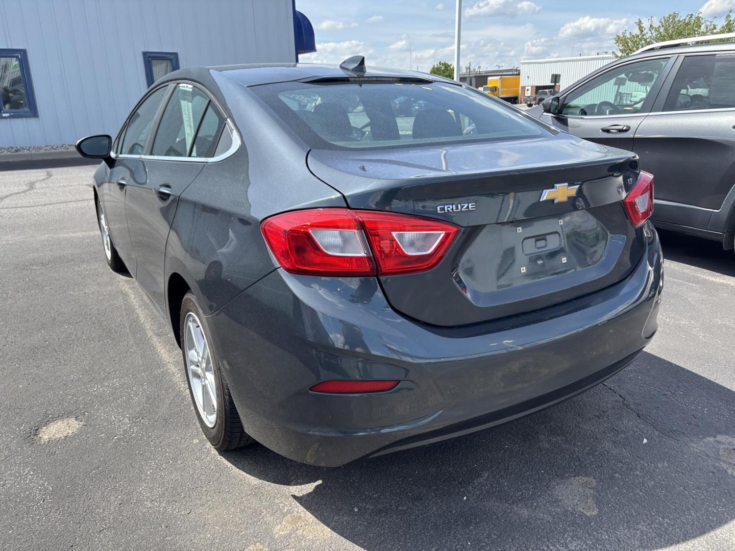 2018 Chevrolet CRUZE LT (1G1BE5SM5J7) with an Other engine, located at 100 West Coliseum Boulevard, Fort Wayne, IN, 46805, (260) 471-0567, 41.119961, -85.140312 - 2018 Chevrolet CRUZE LT - Photo#3