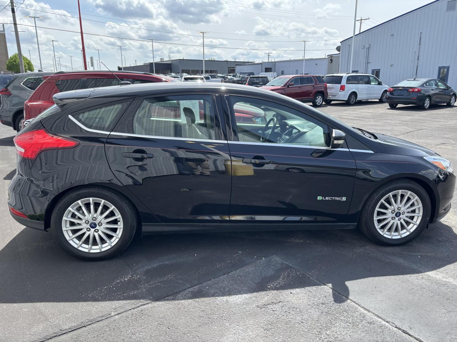 2018 BLACK Ford FOCUS BEV (1FADP3R43JL) with an Other engine, located at 100 West Coliseum Boulevard, Fort Wayne, IN, 46805, (260) 471-0567, 41.119961, -85.140312 - 2018 Ford FOCUS BEV - Photo#2