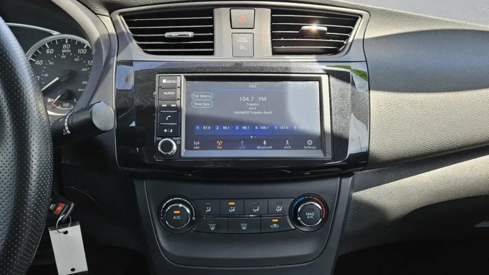 2019 Nissan SENTRA SR; S; SL; SV (3N1AB7AP9KY) with an Other engine, located at 5744 Central Avenue, Toledo, OH, 43615, (419) 724-0130, 41.676781, -83.682137 - 2019 Nissan SENTRA SR; S; SL; SV - Photo#8
