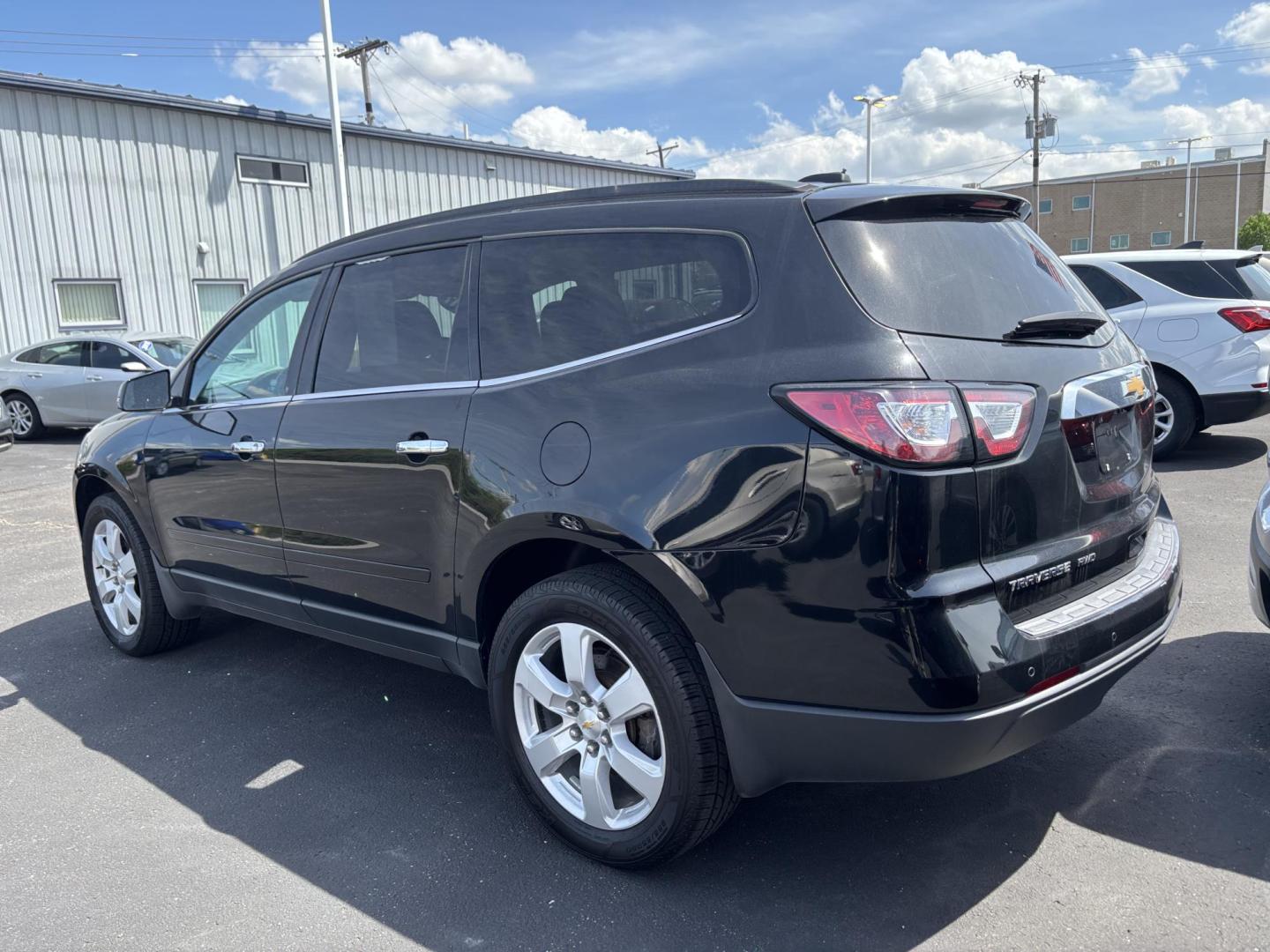 2017 BLACK Chevrolet TRAVERSE 1LT (1GNKVGKD8HJ) with an Other engine, located at 100 West Coliseum Boulevard, Fort Wayne, IN, 46805, (260) 471-0567, 41.119961, -85.140312 - 2017 Chevrolet TRAVERSE 1LT - Photo#2