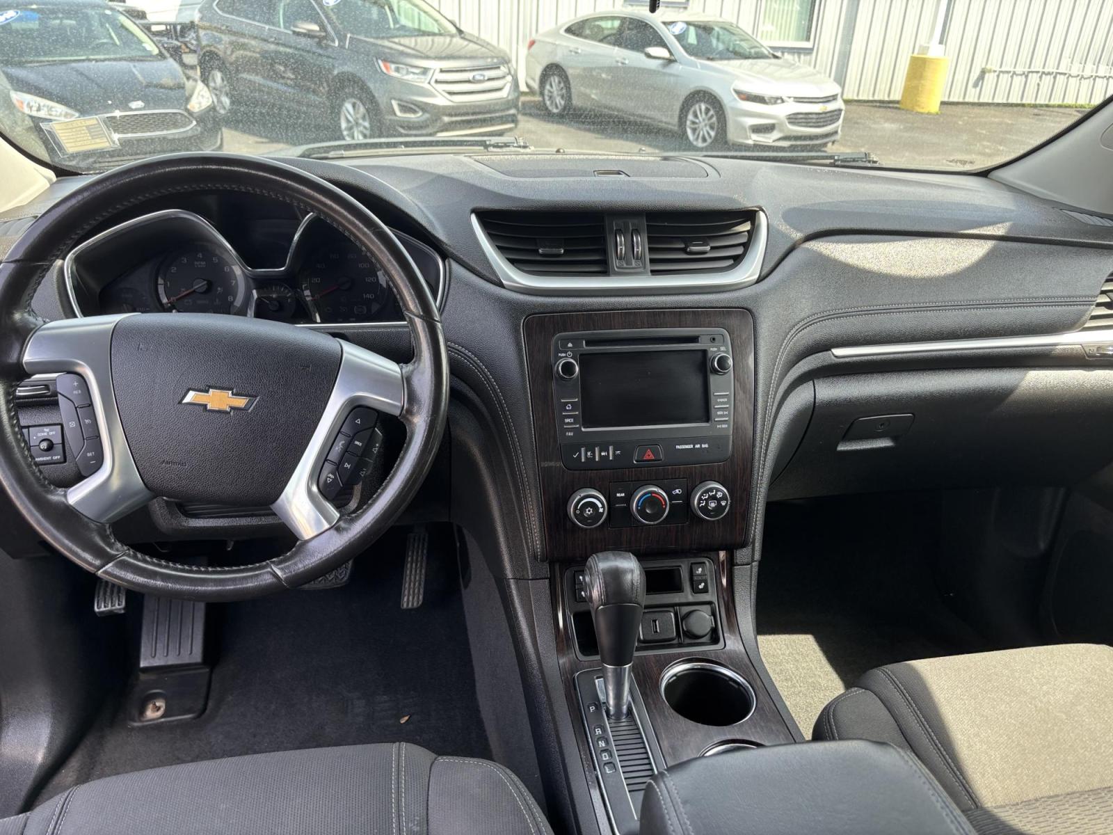 2017 BLACK Chevrolet TRAVERSE 1LT (1GNKVGKD8HJ) with an Other engine, located at 100 West Coliseum Boulevard, Fort Wayne, IN, 46805, (260) 471-0567, 41.119961, -85.140312 - 2017 Chevrolet TRAVERSE 1LT - Photo#5