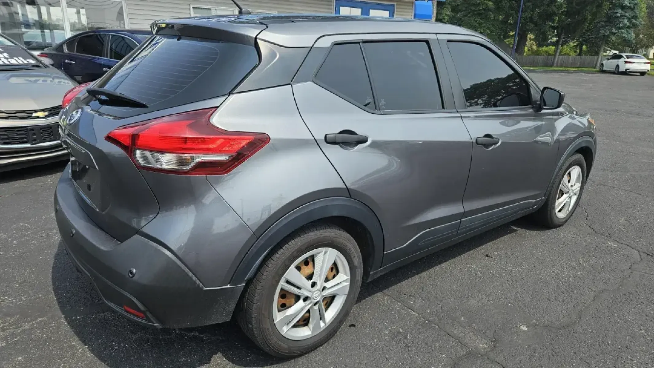 2020 Nissan KICKS S (3N1CP5BV0LL) with an Other engine, located at 5744 Central Avenue, Toledo, OH, 43615, (419) 724-0130, 41.676781, -83.682137 - Are you ready to elevate your daily commute or embark on your next adventure? Look no further than this 2020 Nissan KICKS S, available now at Auto Credit, your trusted Buy Here Pay Here dealership in Toledo, Ohio. With its compact size and impressive fuel efficiency, this stylish sedan is perfect fo - Photo#3