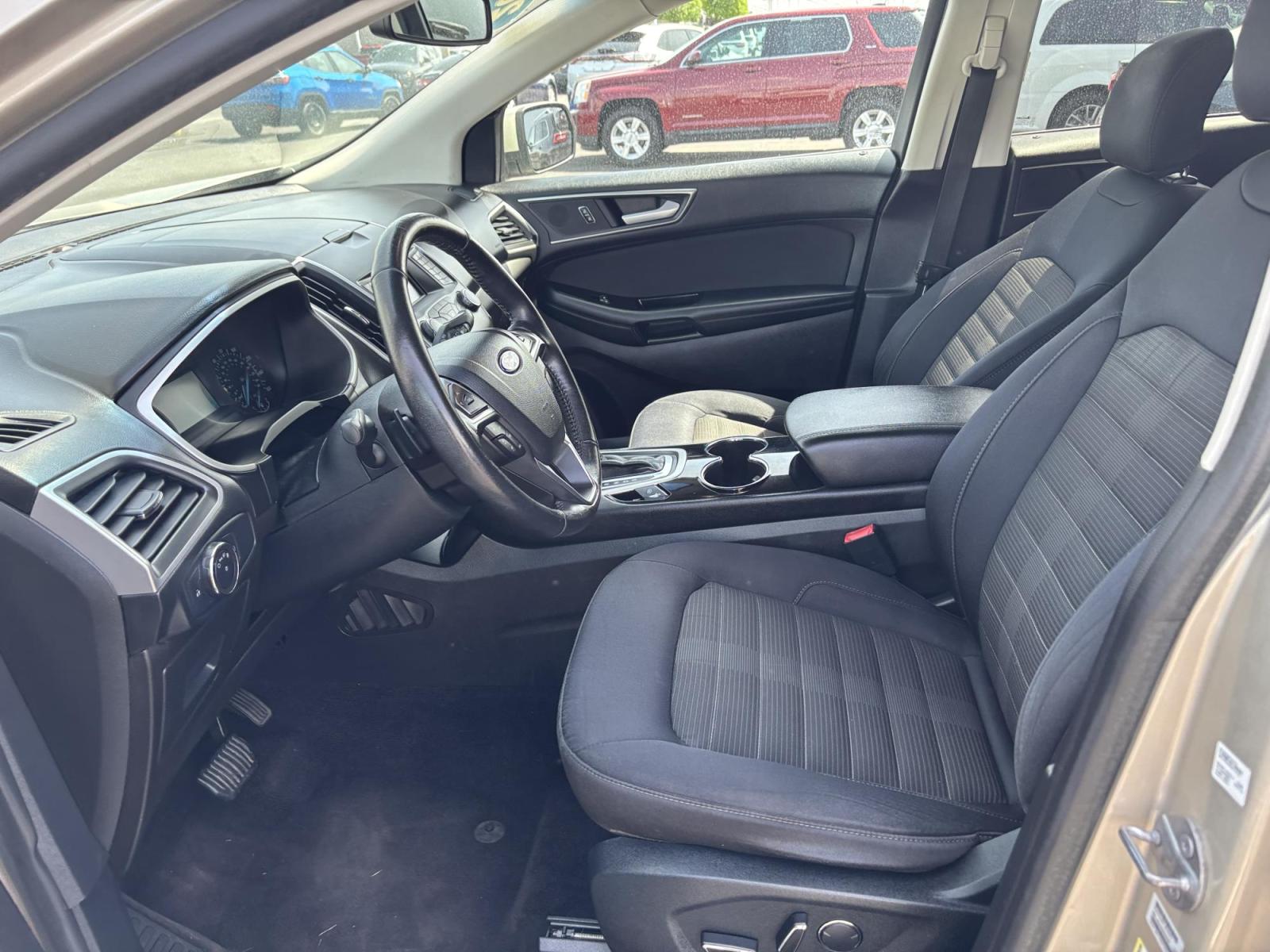2017 GOLD Ford EDGE SEL (2FMPK3J93HB) with an Other engine, located at 100 West Coliseum Boulevard, Fort Wayne, IN, 46805, (260) 471-0567, 41.119961, -85.140312 - 2017 Ford EDGE SEL - Photo#4