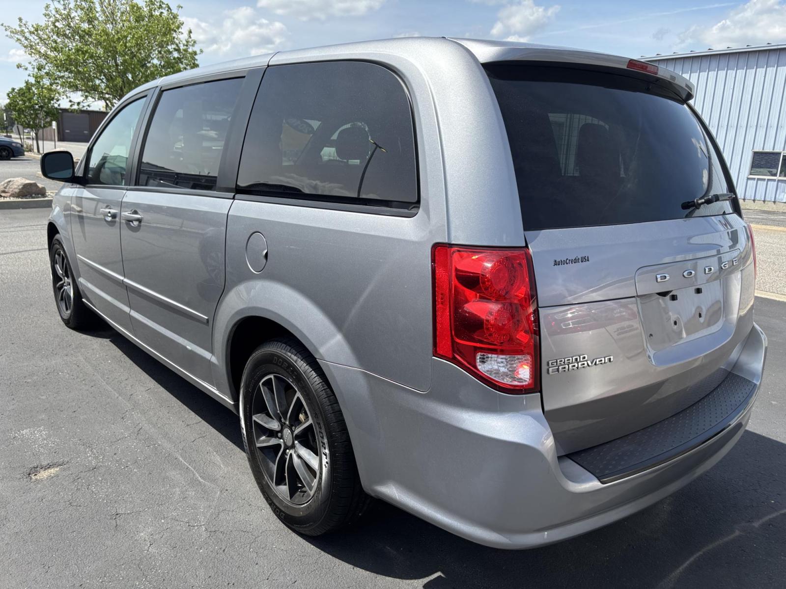 2016 Dodge GRAND CARAVAN SXT (2C4RDGCG1GR) with an Other engine, located at 100 West Coliseum Boulevard, Fort Wayne, IN, 46805, (260) 471-0567, 41.119961, -85.140312 - 2016 Dodge GRAND CARAVAN SXT - Photo#2