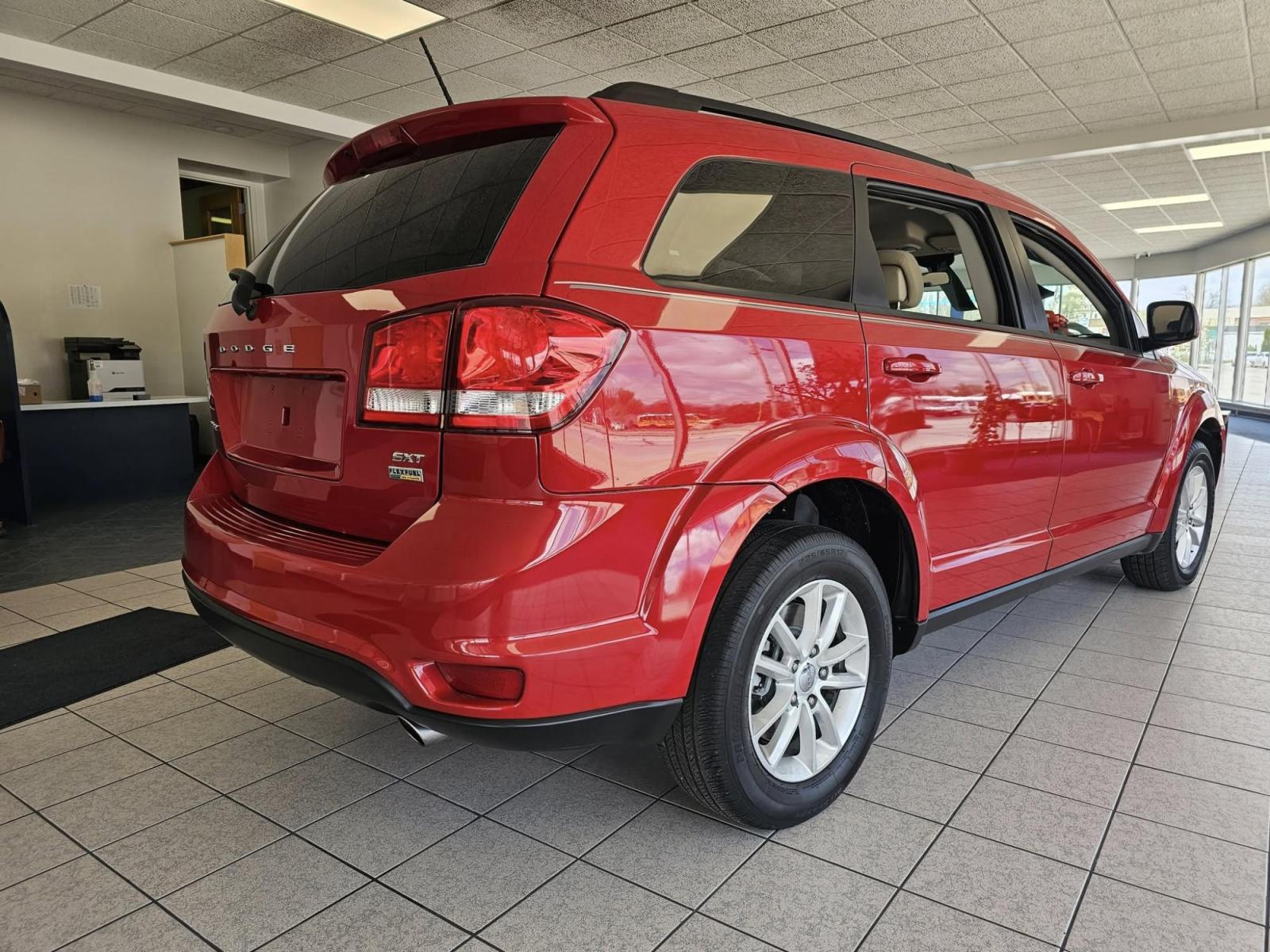 2017 RED /TAN Dodge Journey SXT (3C4PDCBG0HT) with an 3.6L V6 DOHC 24V engine, 4A transmission, located at 502 South Main Street, Columbia City, IN, 46725, (260) 244-4645, 41.151382, -85.490578 - Photo#2