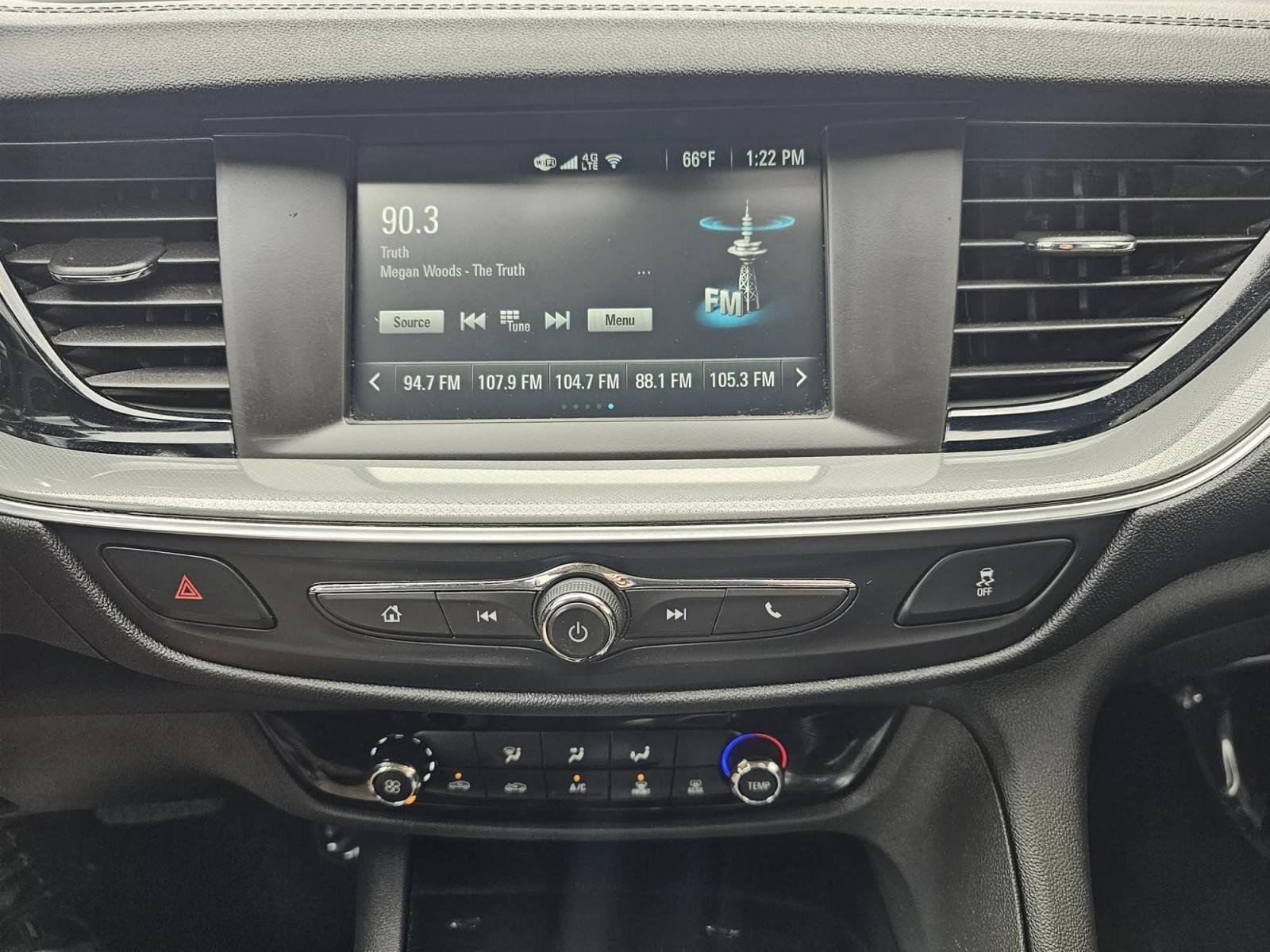 2018 BLUE /BLACK Buick Regal Preferred (W04GL6SXXJ1) with an 2.0L L4 DOHC 16V engine, 9A transmission, located at 502 South Main Street, Columbia City, IN, 46725, (260) 244-4645, 41.151382, -85.490578 - Photo#7