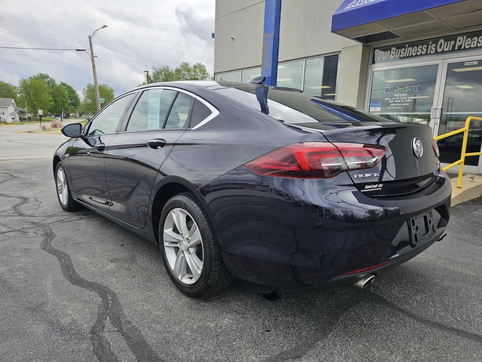 2018 BLUE /BLACK Buick Regal Preferred (W04GL6SXXJ1) with an 2.0L L4 DOHC 16V engine, 9A transmission, located at 502 South Main Street, Columbia City, IN, 46725, (260) 244-4645, 41.151382, -85.490578 - Photo#3